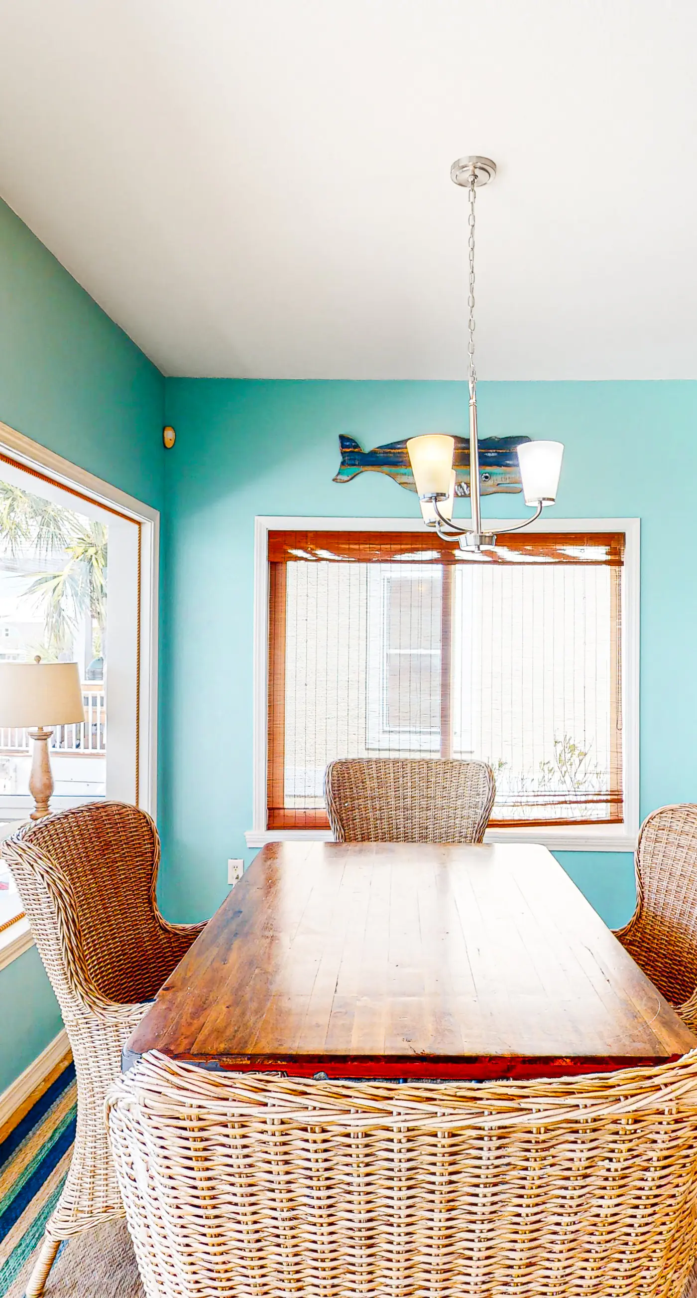 Dog-friendly home on Santa Rosa sound minutes from shopping & dining w/WiFi