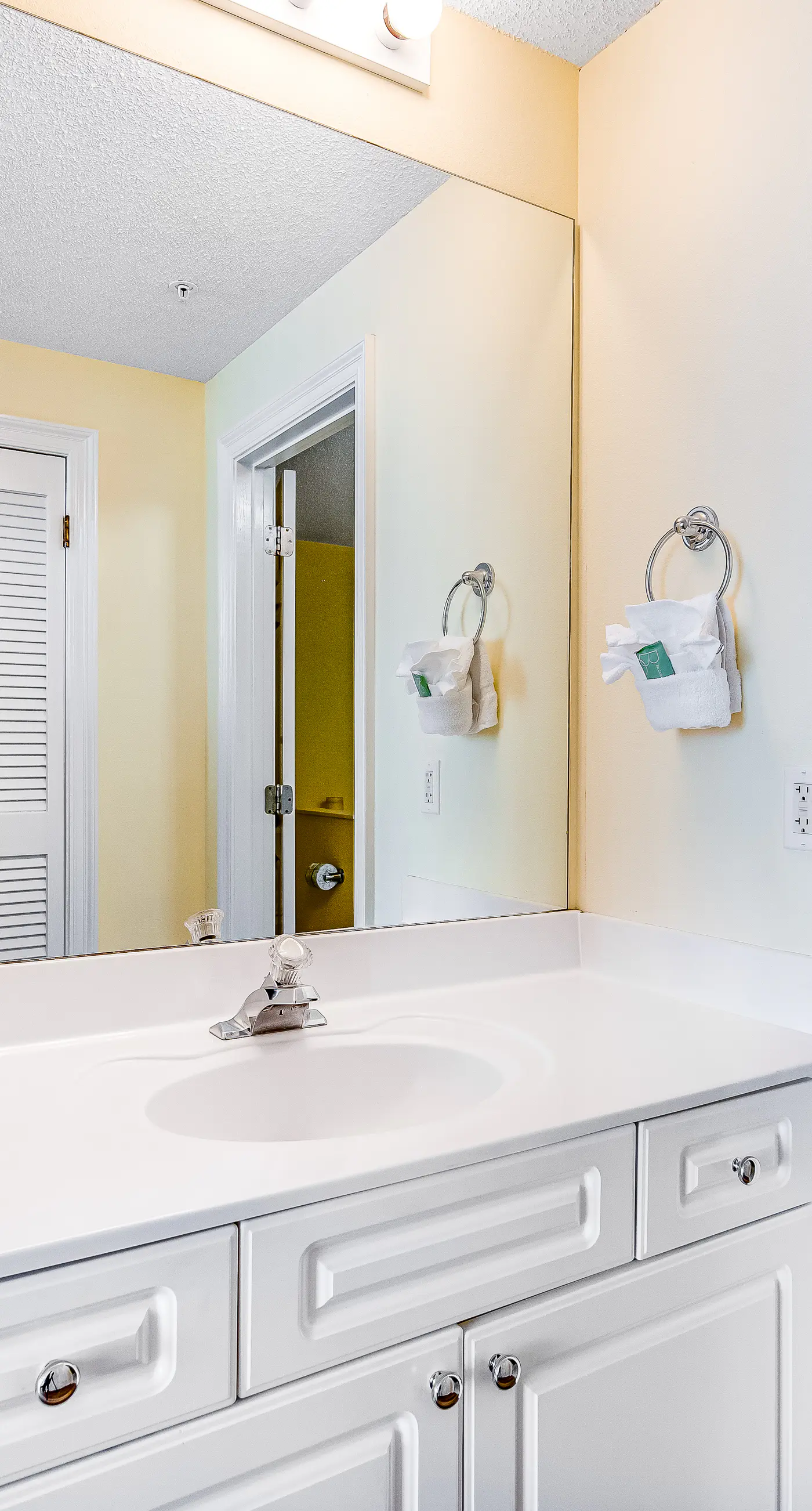 Spacious Gulf Front Condo with Private W/D and Shared Pool