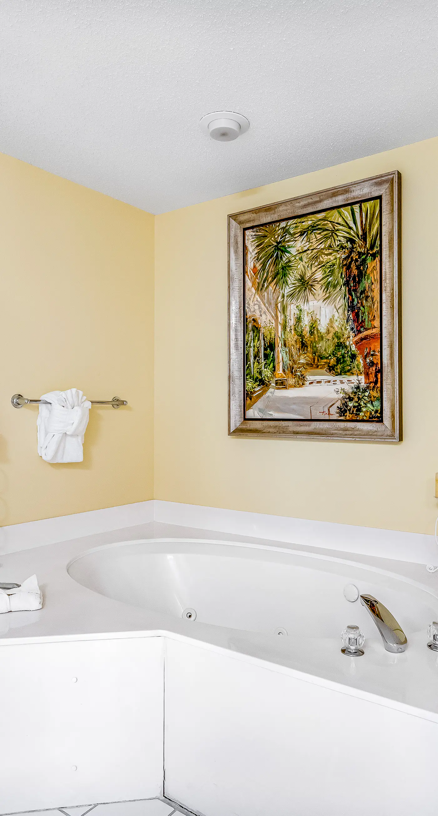 Spacious Gulf Front Condo with Private W/D and Shared Pool