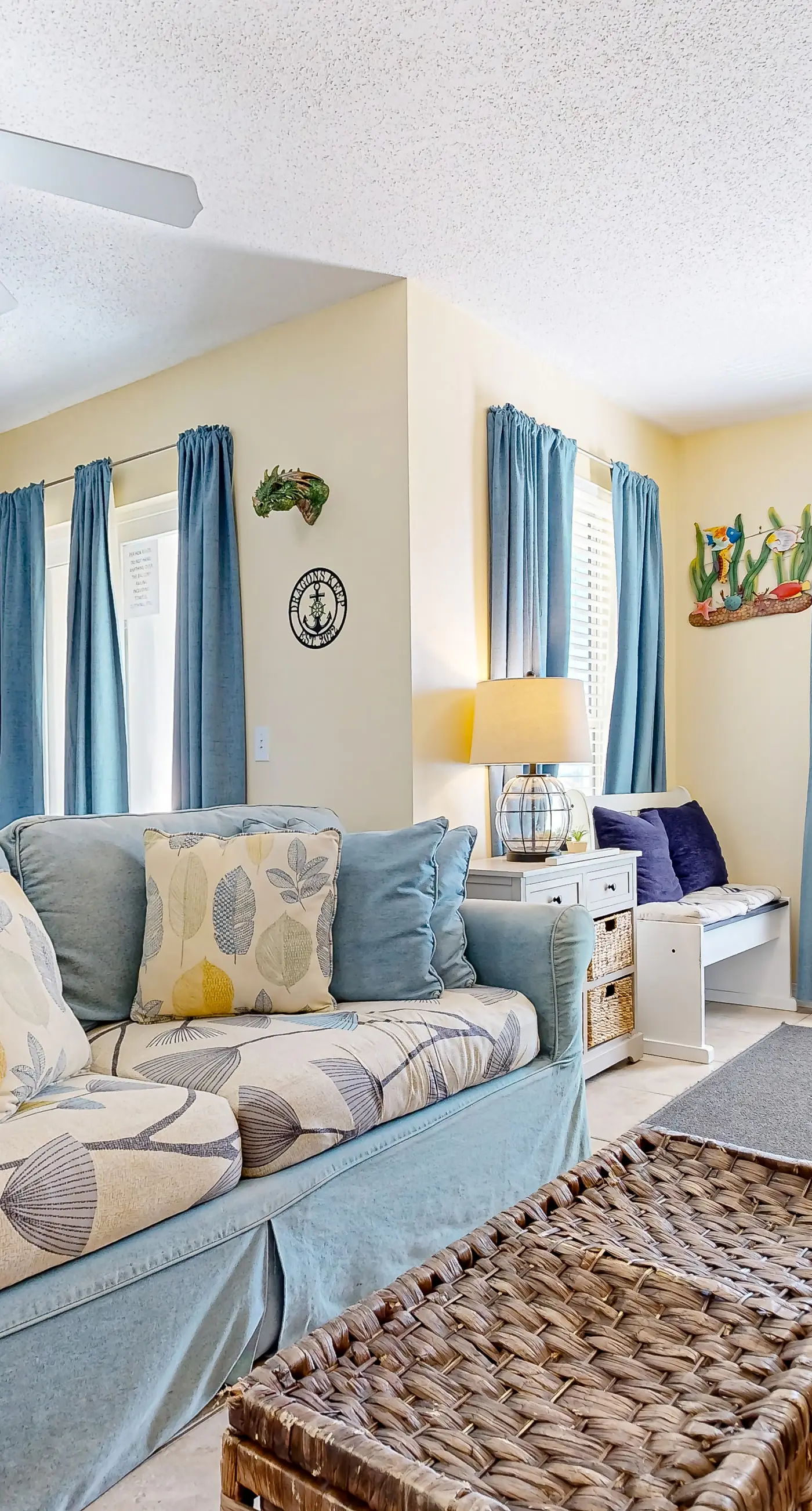 Spacious Condo with Balcony in Navarre Beach with Shared Pool