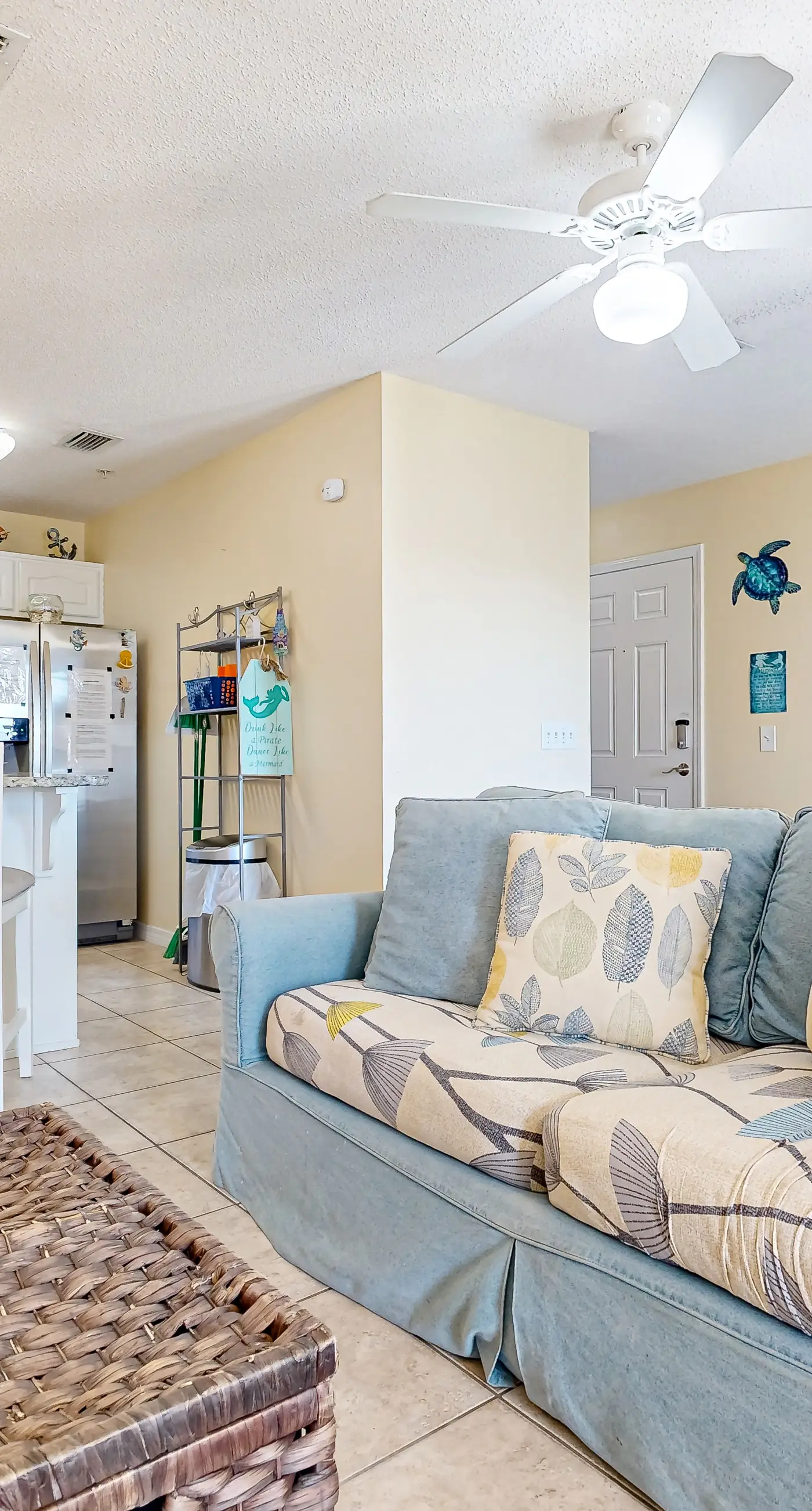 Spacious Condo with Balcony in Navarre Beach with Shared Pool