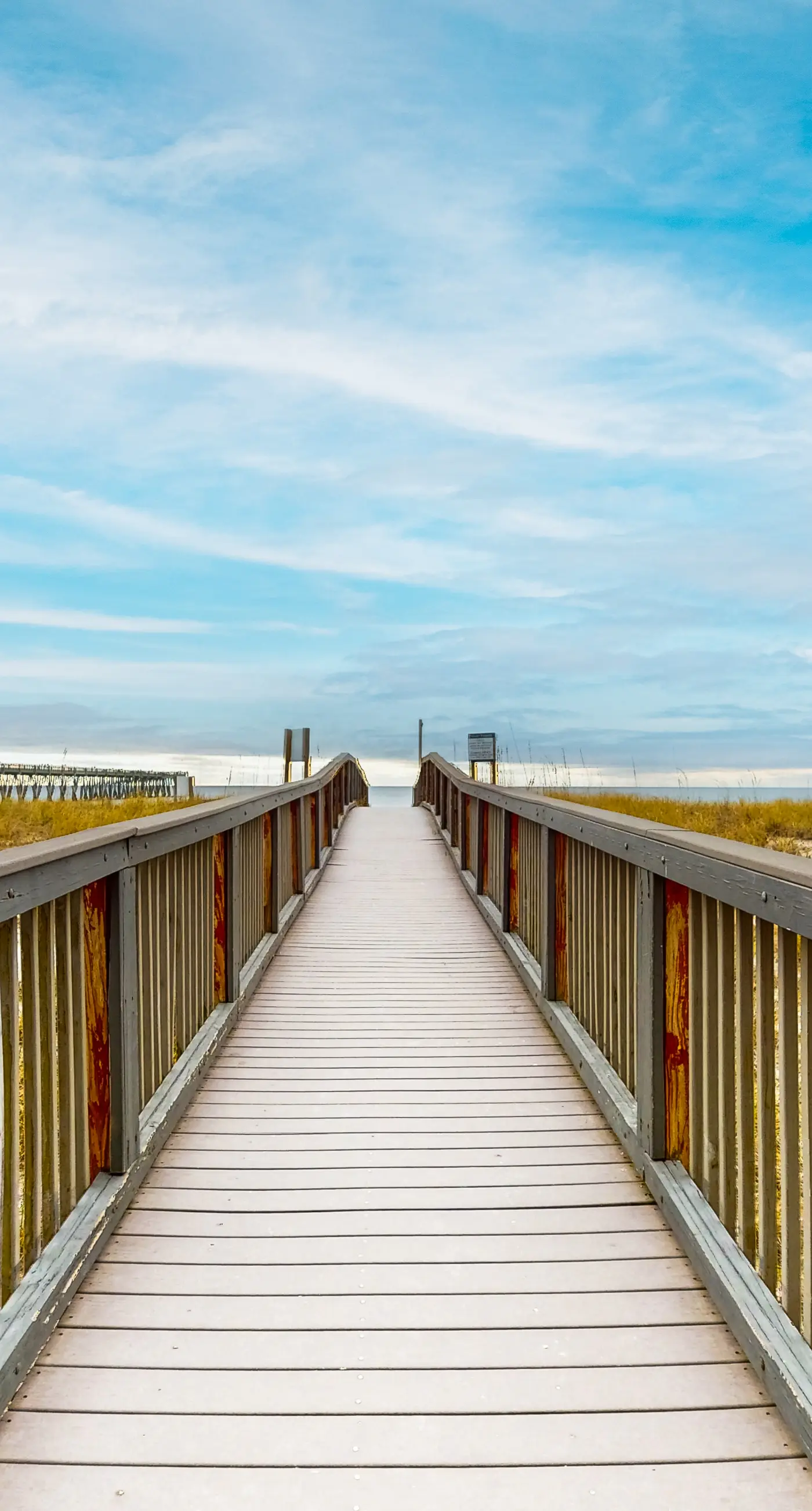 Sixth-floor Gulf-front condo with water views, pool, hot tub & covered parking