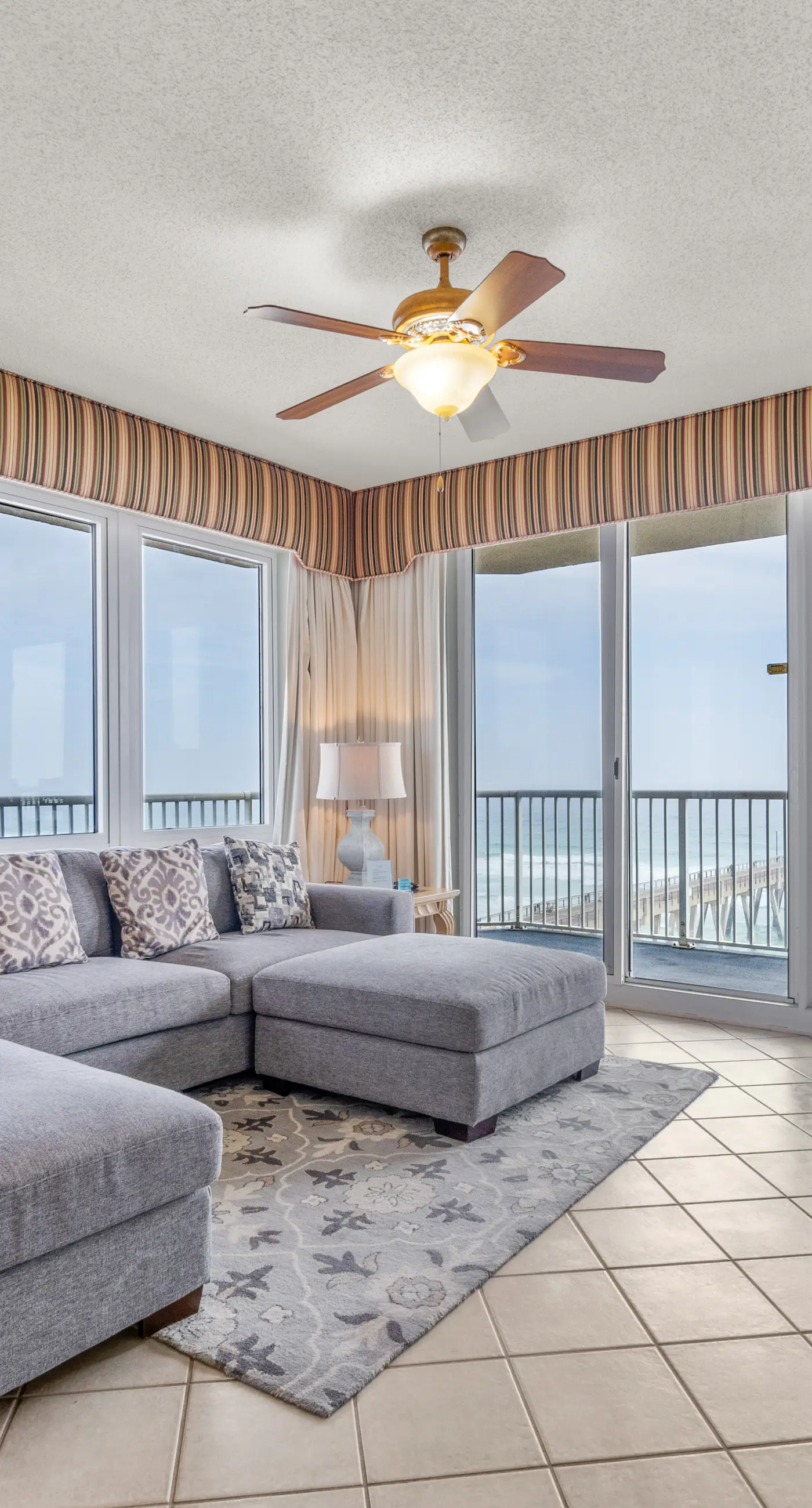 Sixth-floor Gulf-front condo with water views, pool, hot tub & covered parking