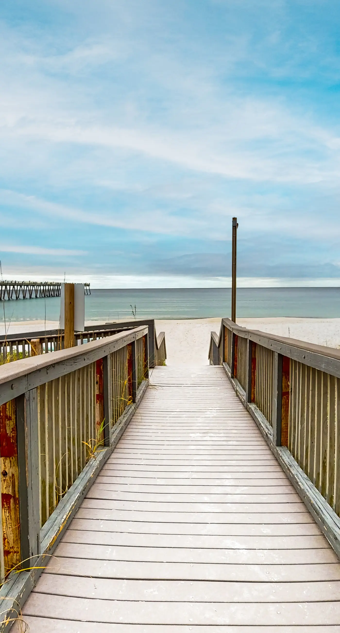 Sixth-floor Gulf-front condo with water views, pool, hot tub & covered parking