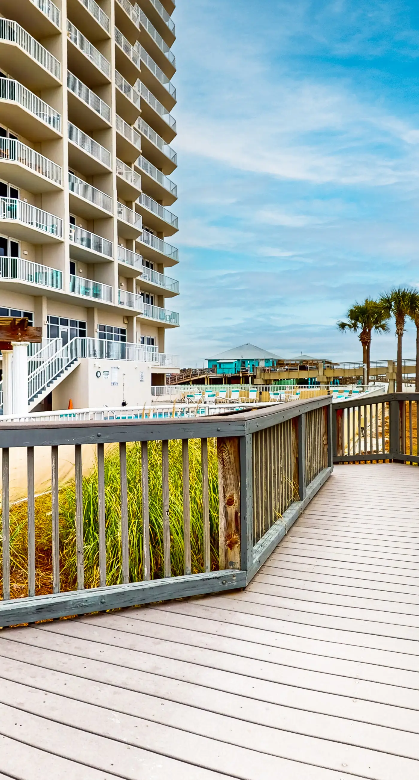 Sixth-floor Gulf-front condo with water views, pool, hot tub & covered parking