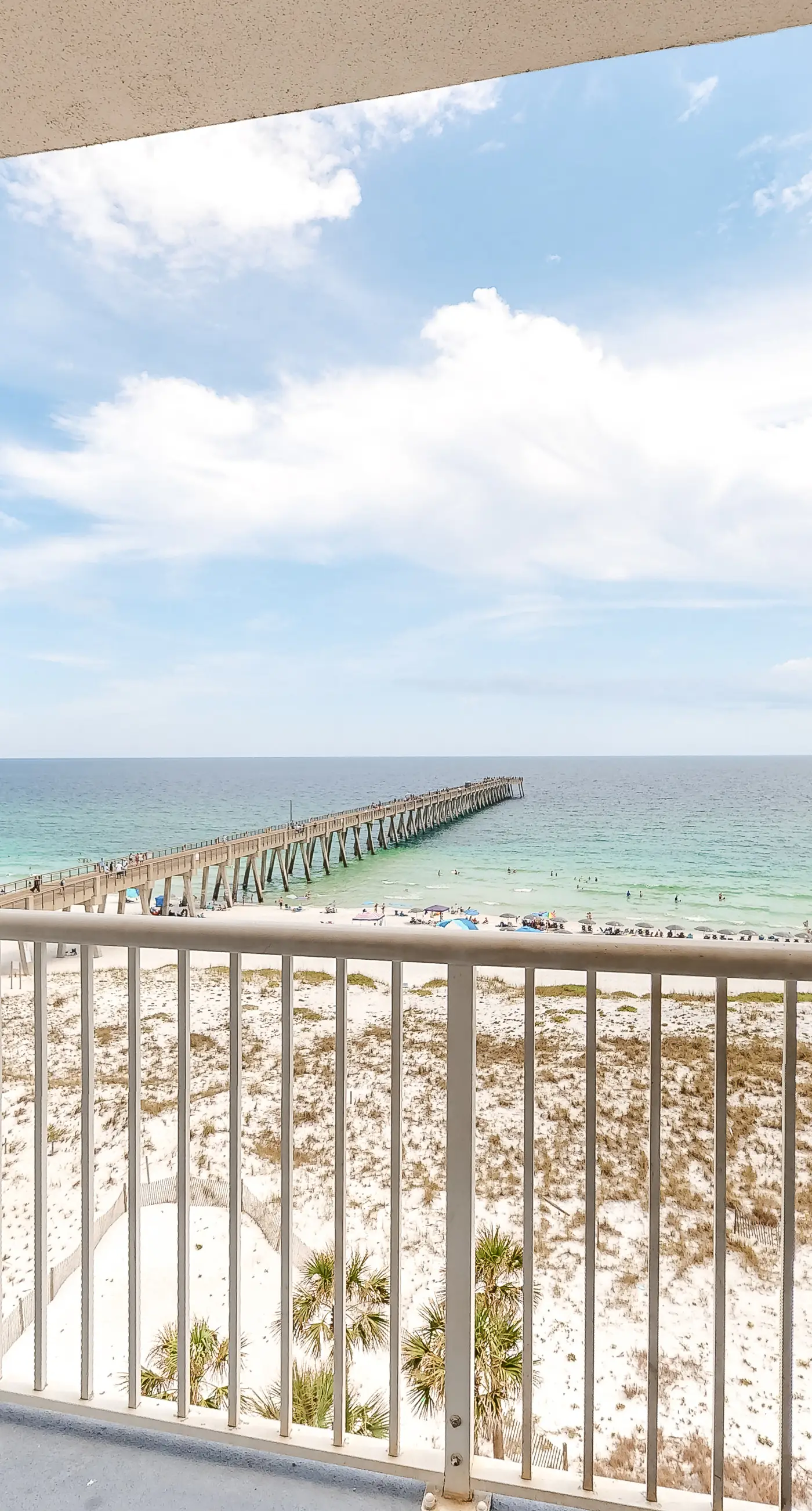 6th-floor open condo with great views - close to dining