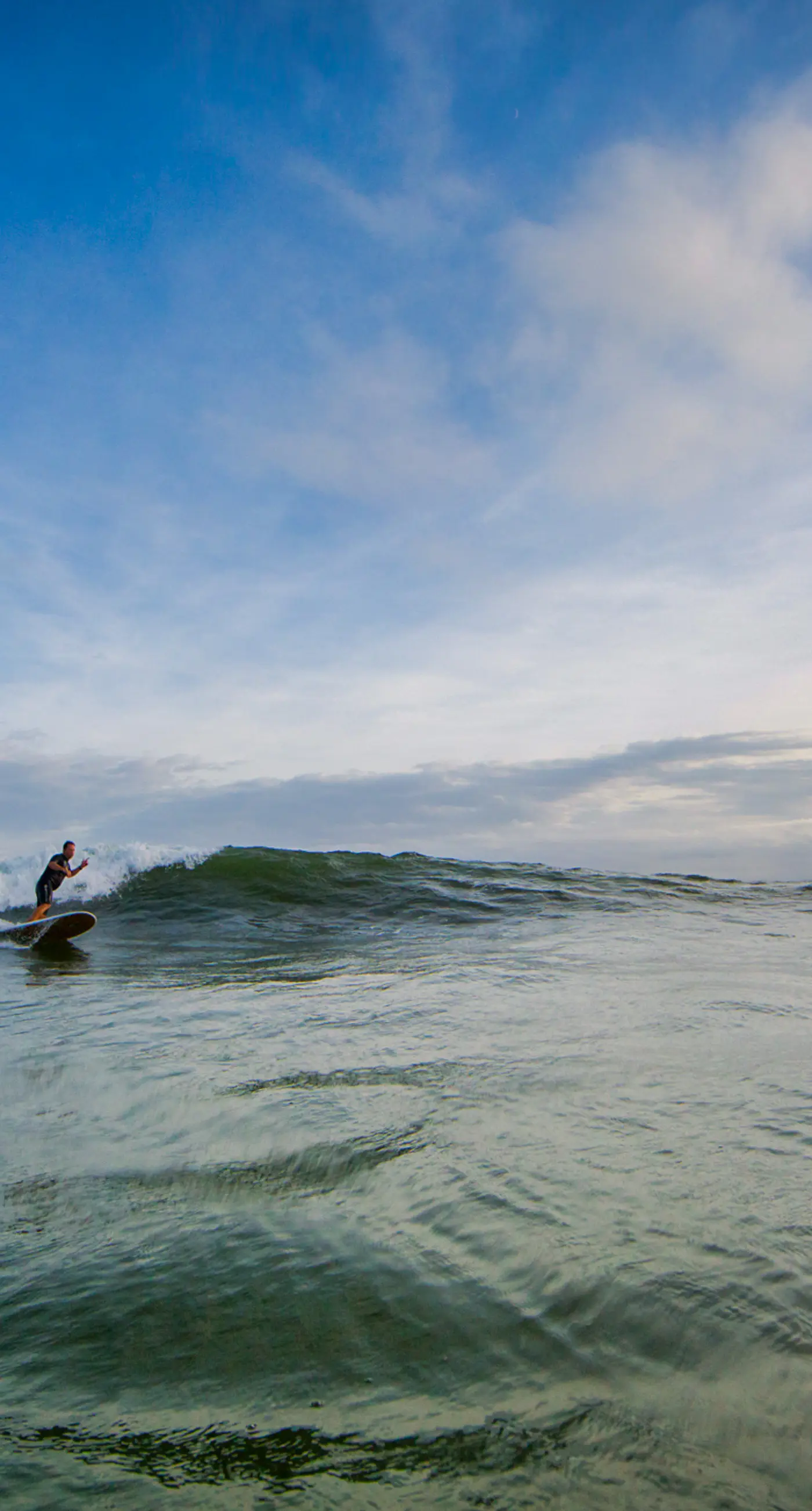 6th-floor open condo with great views - close to dining
