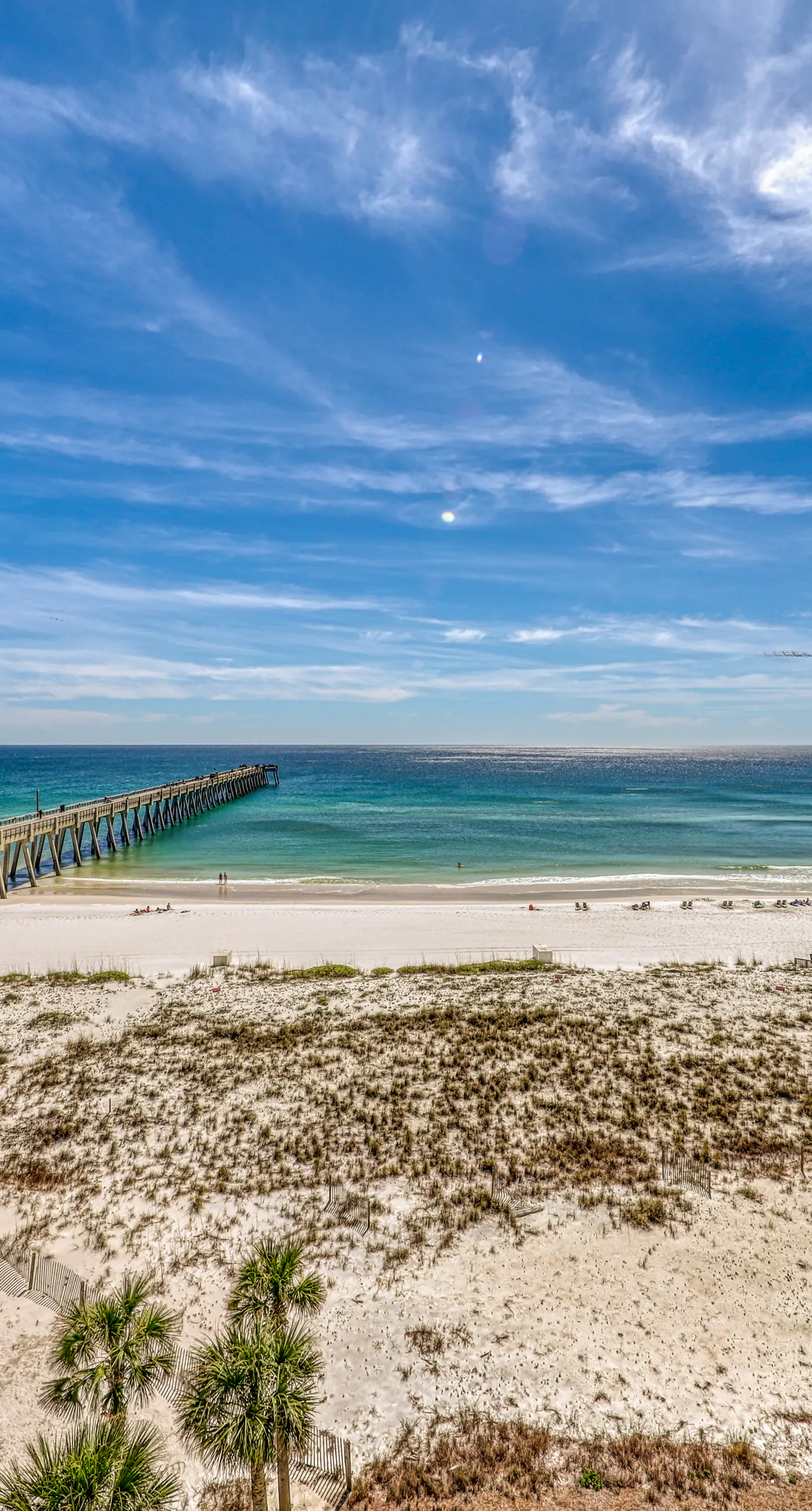 6th-floor open condo with great views - close to dining