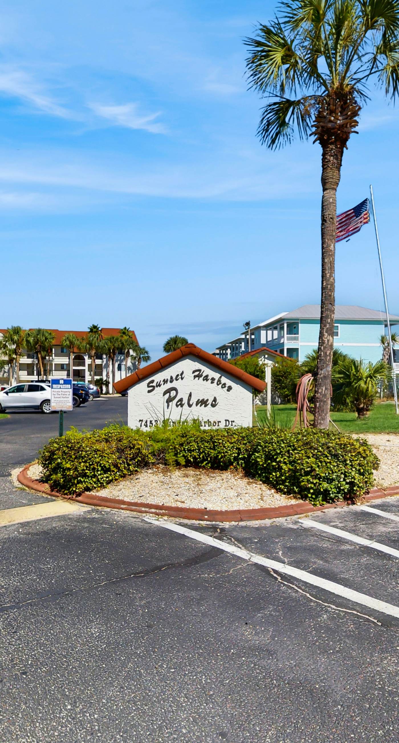 Cozy coastal condo with water view, pool, central A/C, & easy beach access