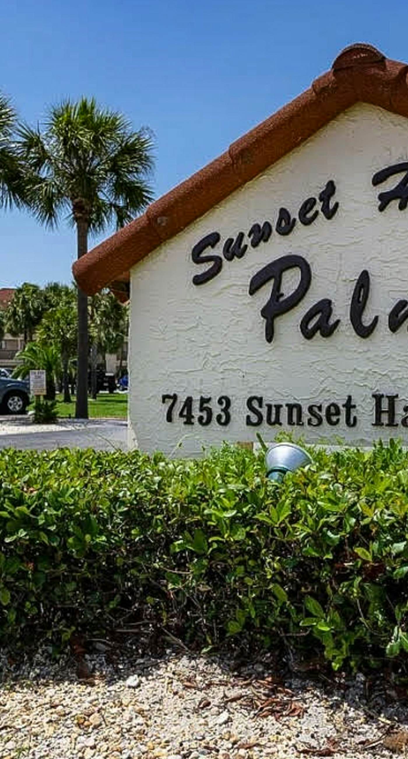 Cozy coastal condo with water view, pool, central A/C, & easy beach access