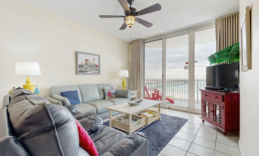 Spacious condo with Gulf-front balcony, hot tub & pool - on the beach