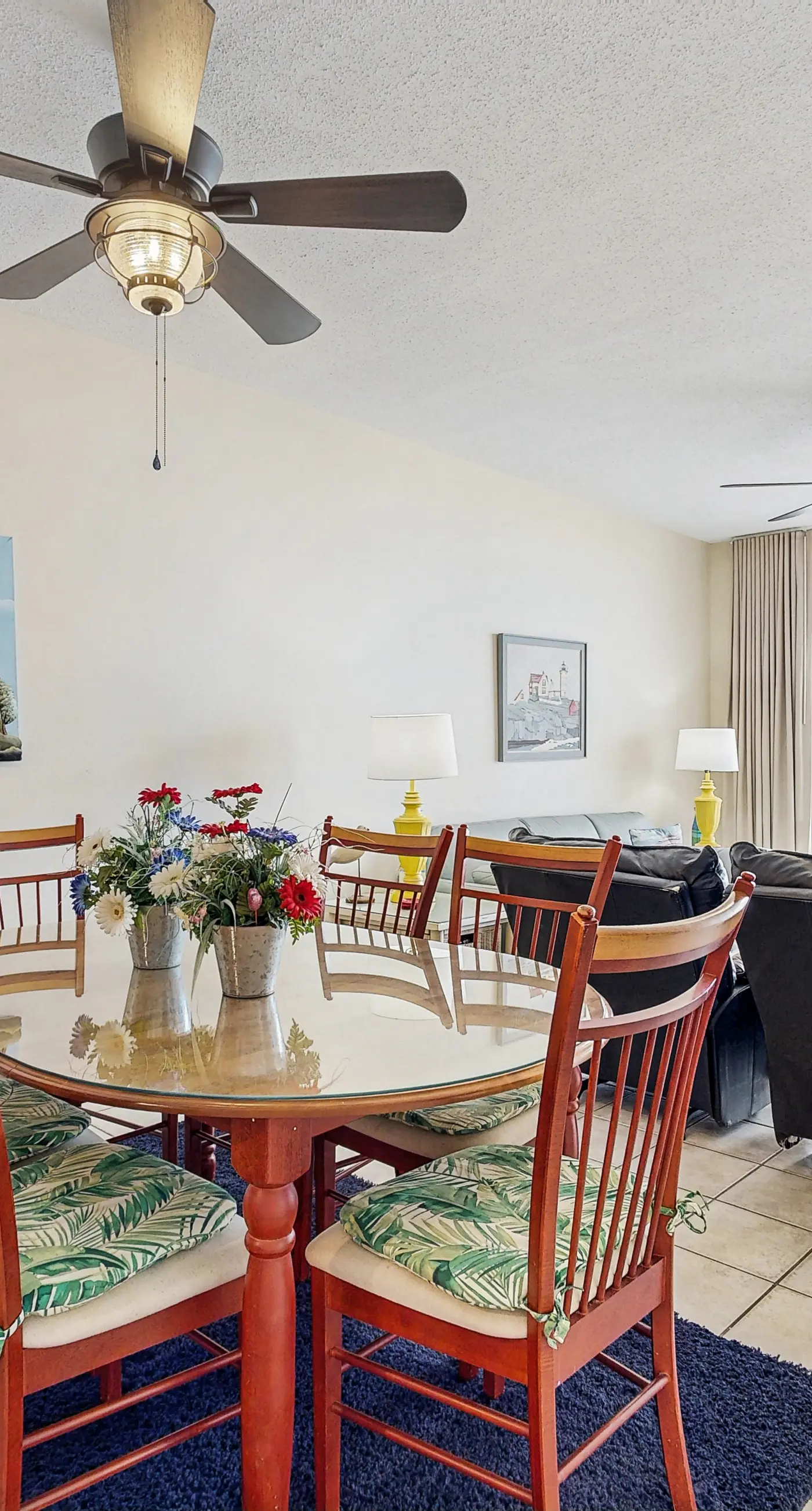 Spacious condo with Gulf-front balcony, hot tub & pool - on the beach