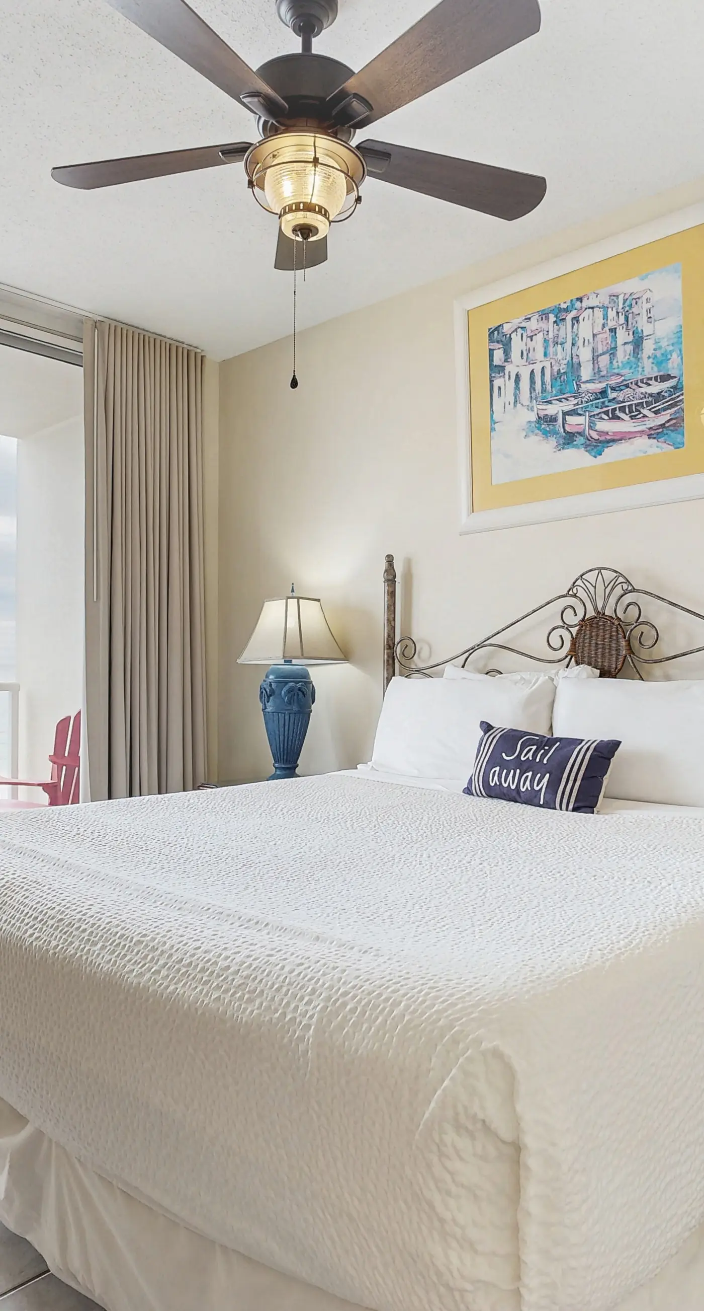 Spacious condo with Gulf-front balcony, hot tub & pool - on the beach