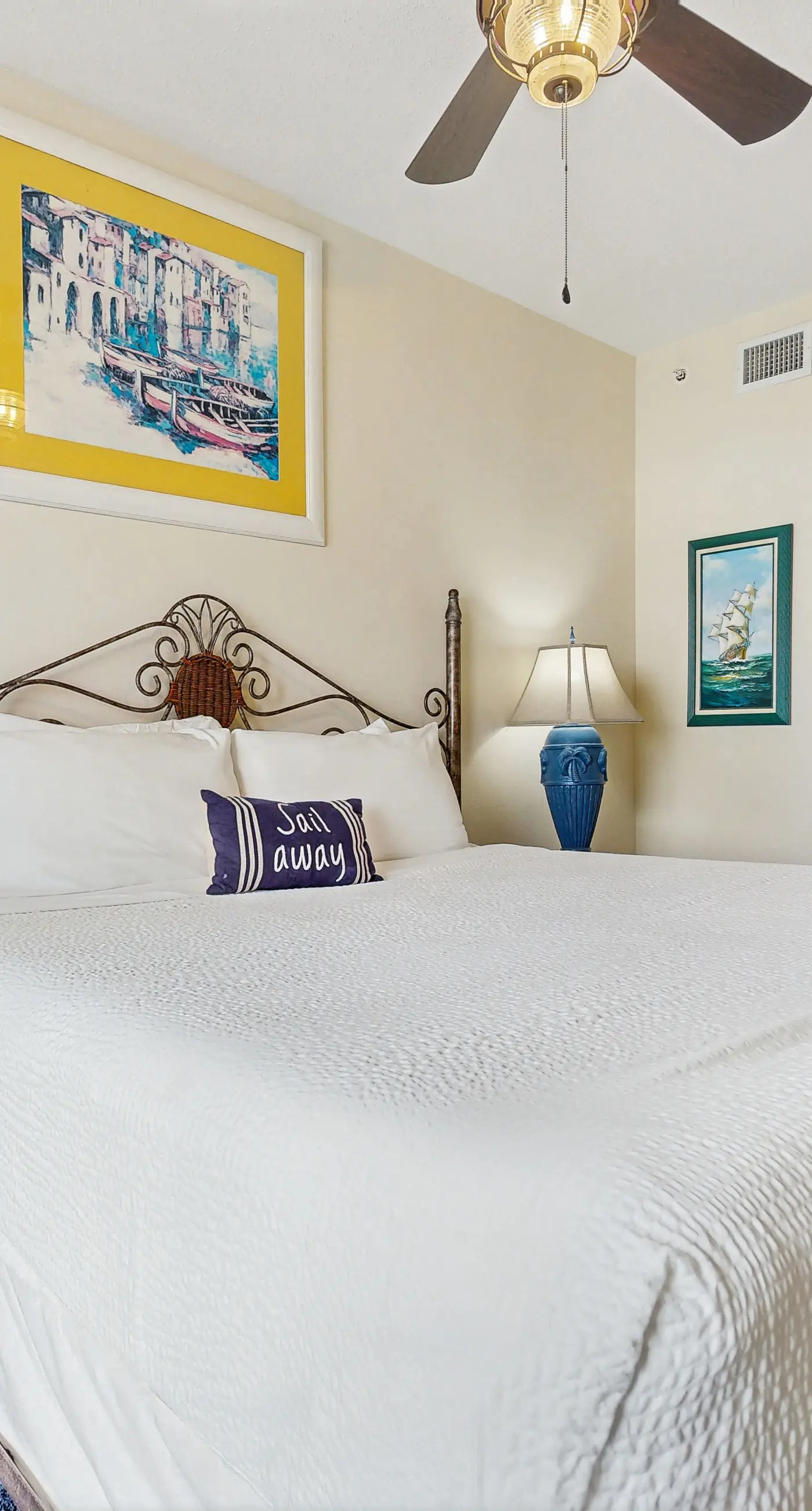 Spacious condo with Gulf-front balcony, hot tub & pool - on the beach