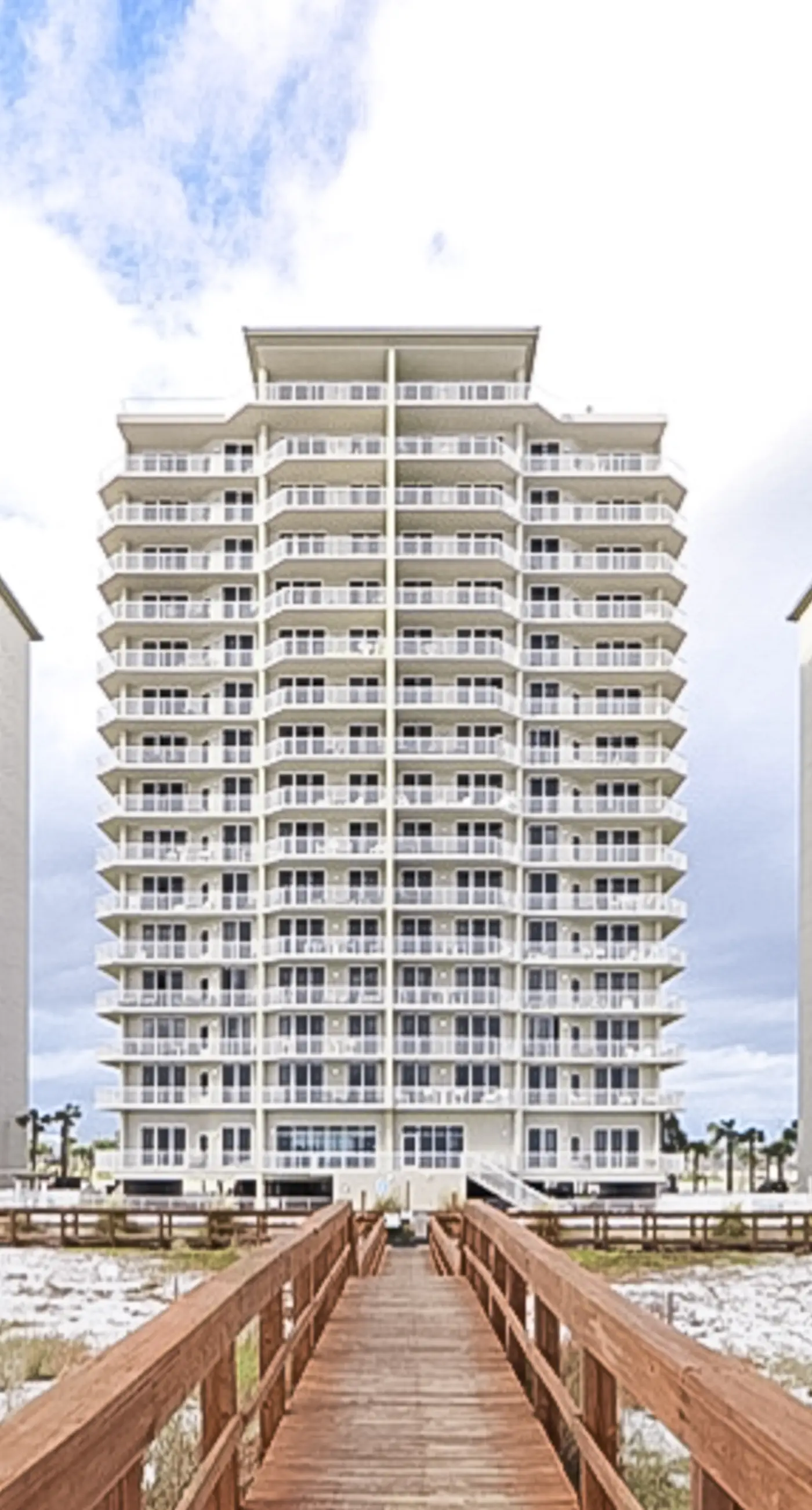 Spacious condo with Gulf-front balcony, hot tub & pool - on the beach