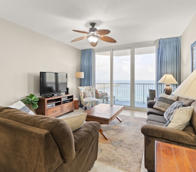 7th Floor Lovely Condo w/ Outdoor Pool Heated Seasonally, On The Beach