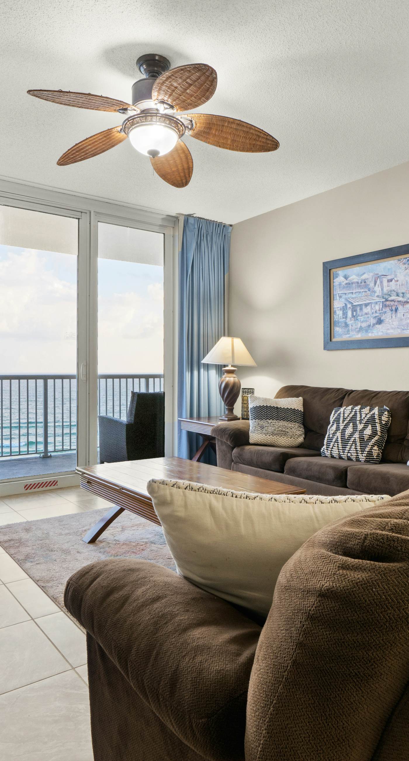 7th Floor Lovely Condo w/ Outdoor Pool Heated Seasonally, On The Beach