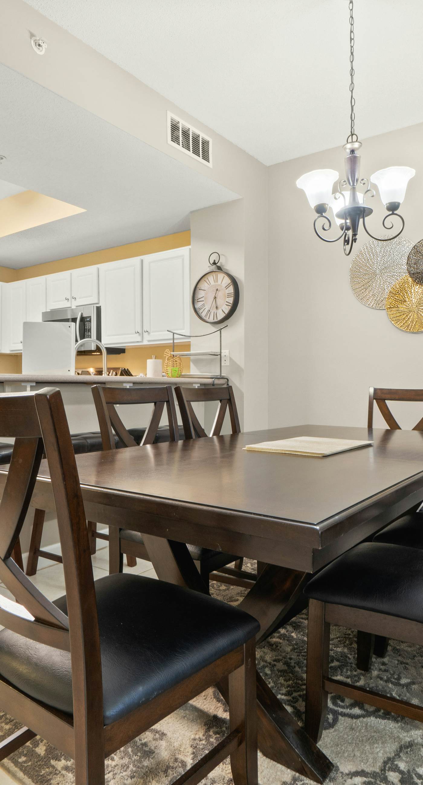 7th Floor Lovely Condo w/ Outdoor Pool Heated Seasonally, On The Beach