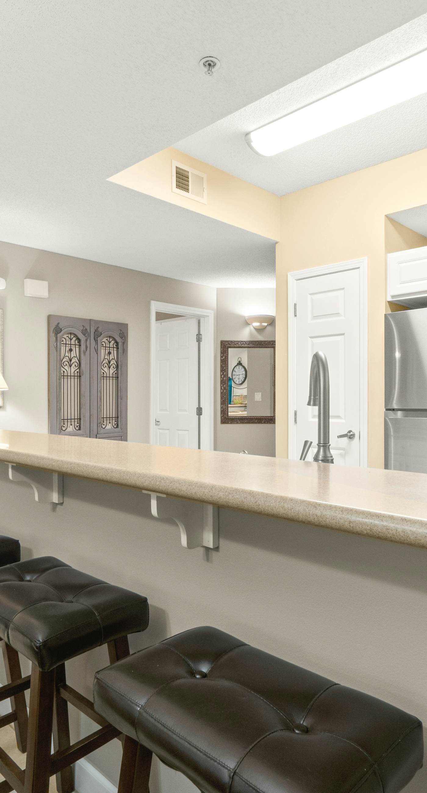 7th Floor Lovely Condo w/ Outdoor Pool Heated Seasonally, On The Beach