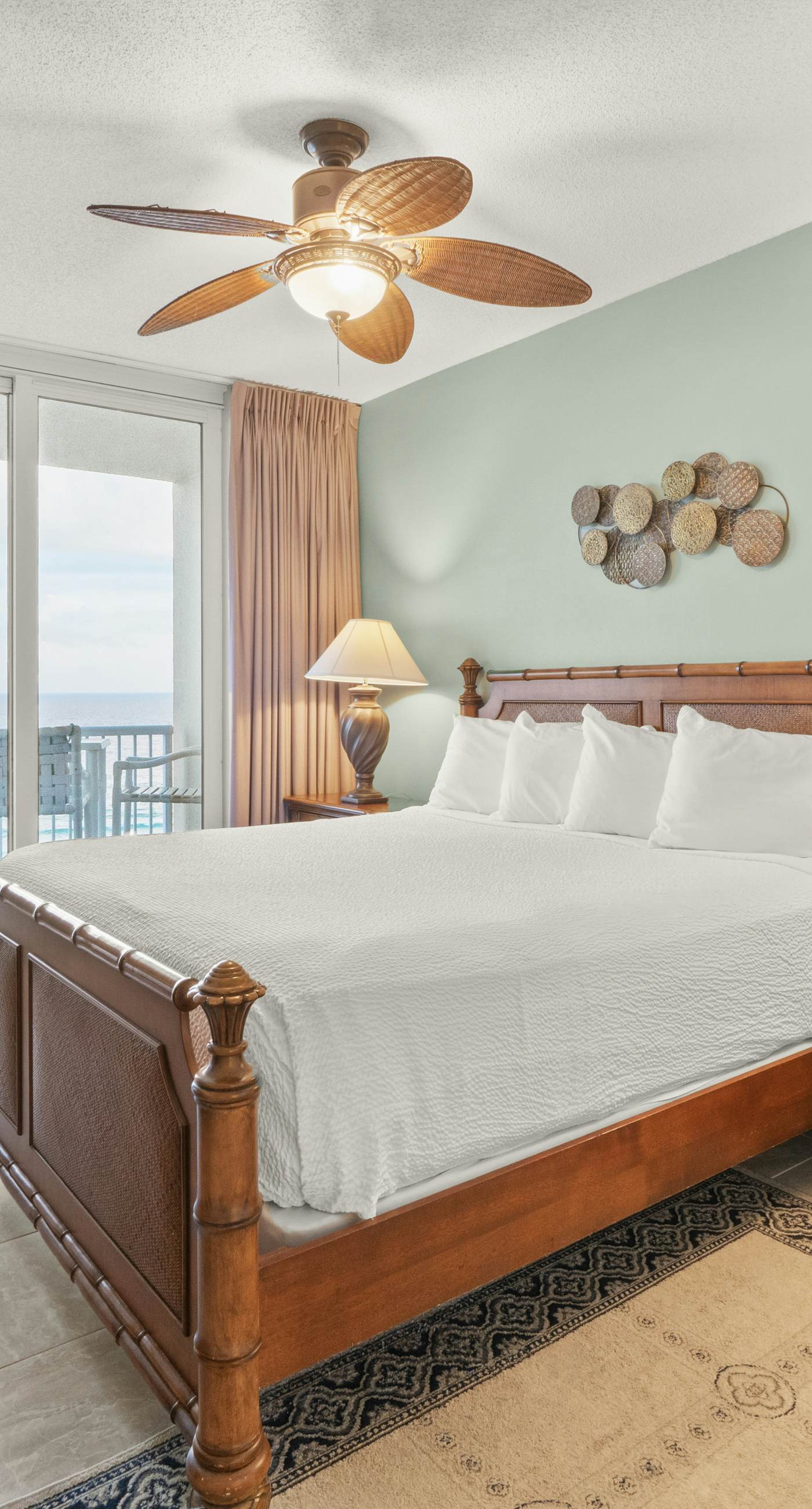 7th Floor Lovely Condo w/ Outdoor Pool Heated Seasonally, On The Beach