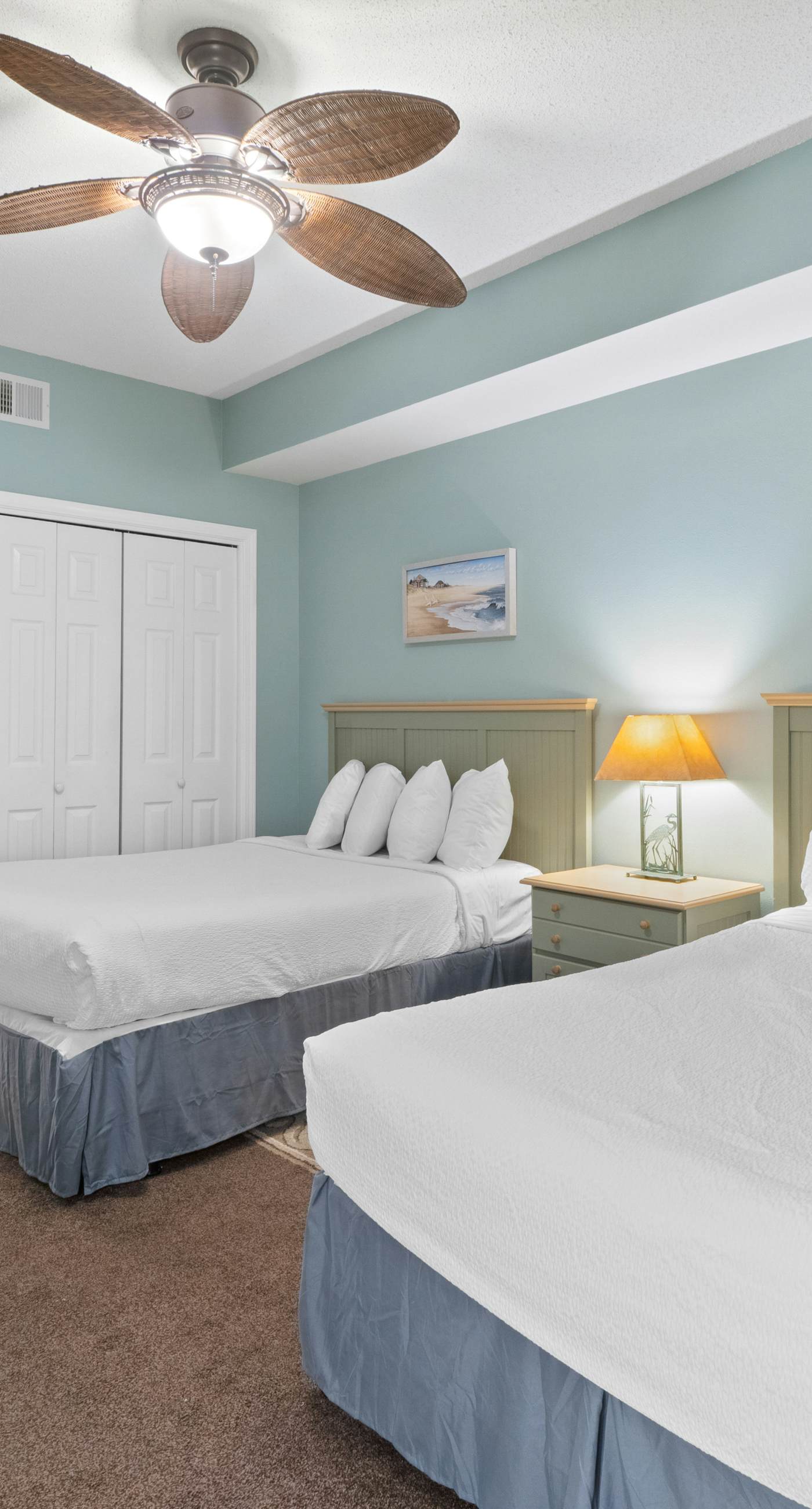 7th Floor Lovely Condo w/ Outdoor Pool Heated Seasonally, On The Beach