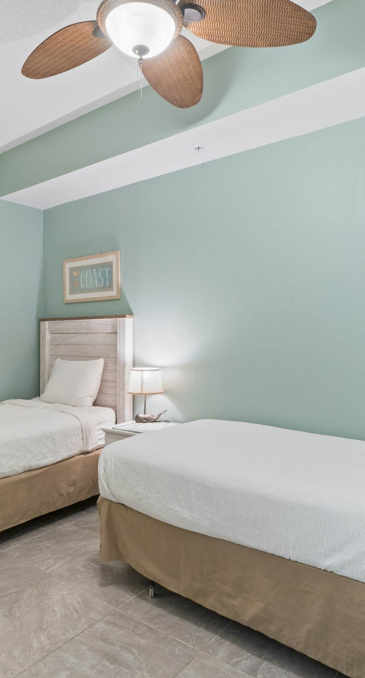 7th Floor Lovely Condo w/ Outdoor Pool Heated Seasonally, On The Beach