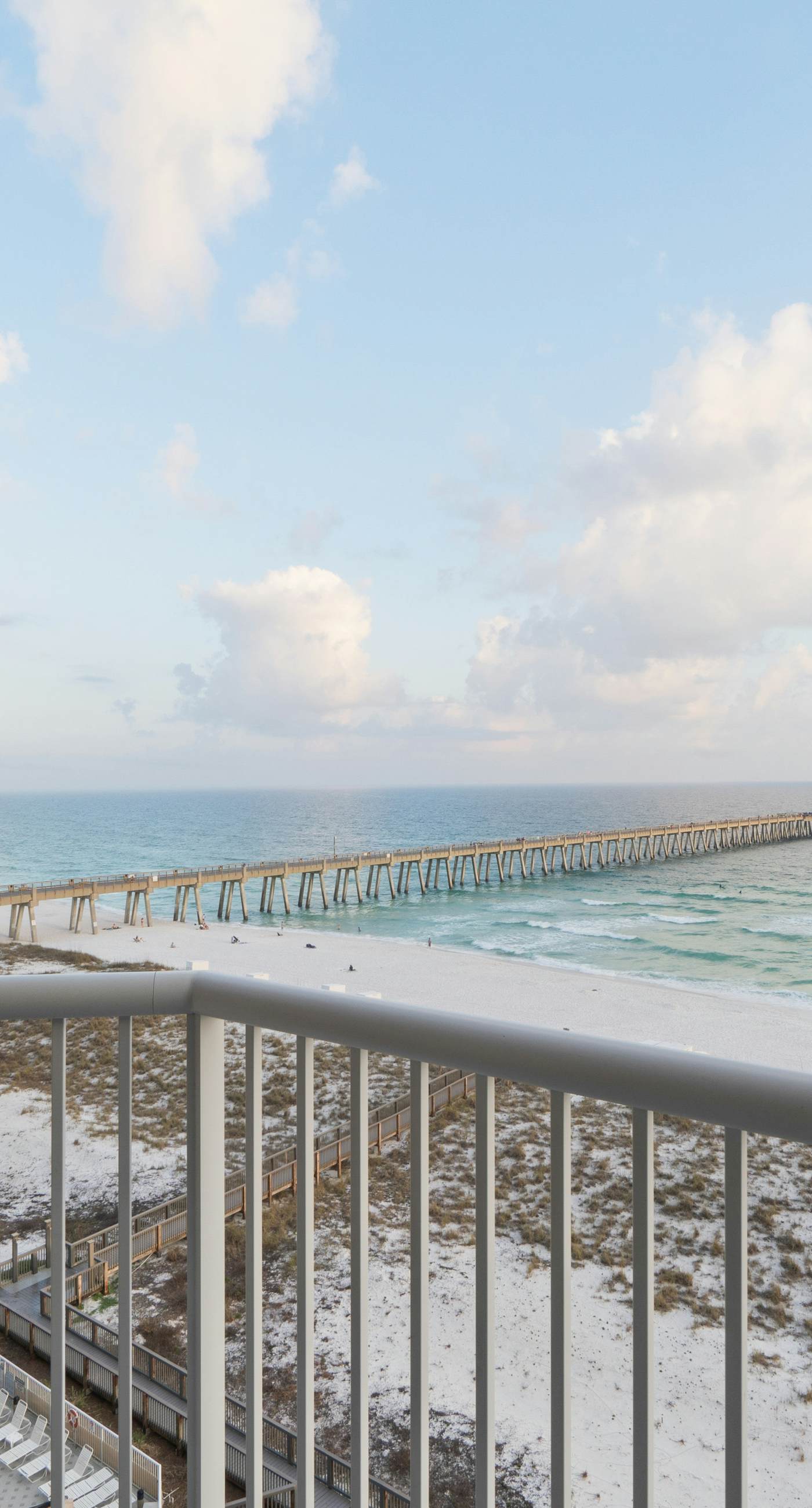 7th Floor Lovely Condo w/ Outdoor Pool Heated Seasonally, On The Beach