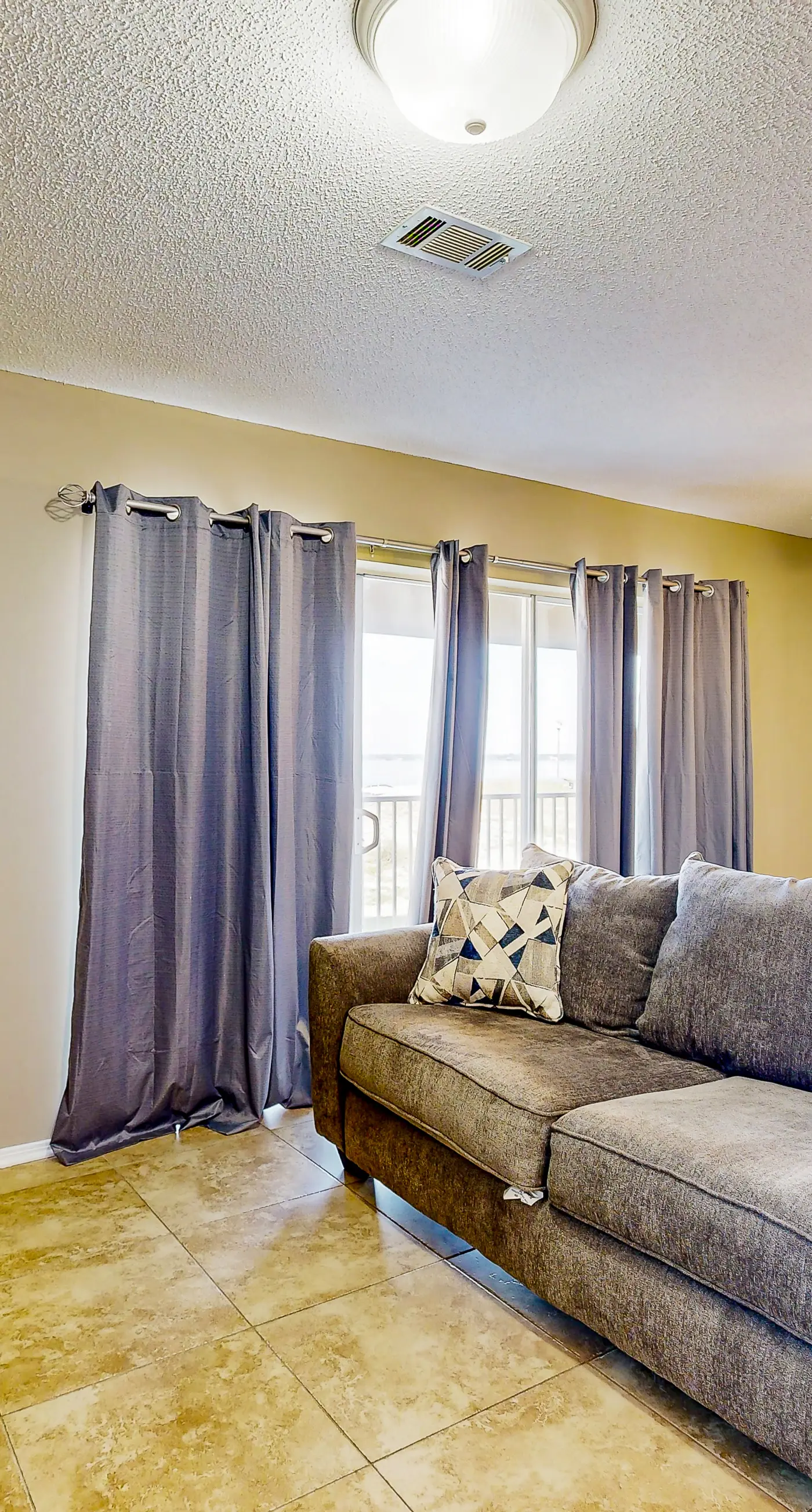 Cozy beach condo with amazing views, beach access & on-site pool