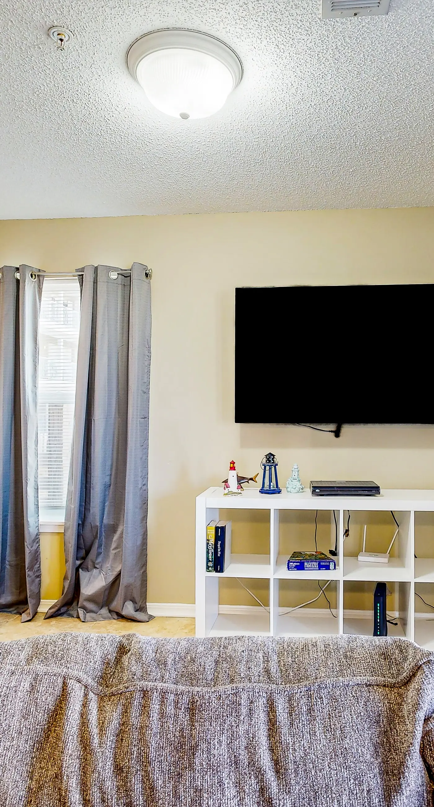 Cozy beach condo with amazing views, beach access & on-site pool