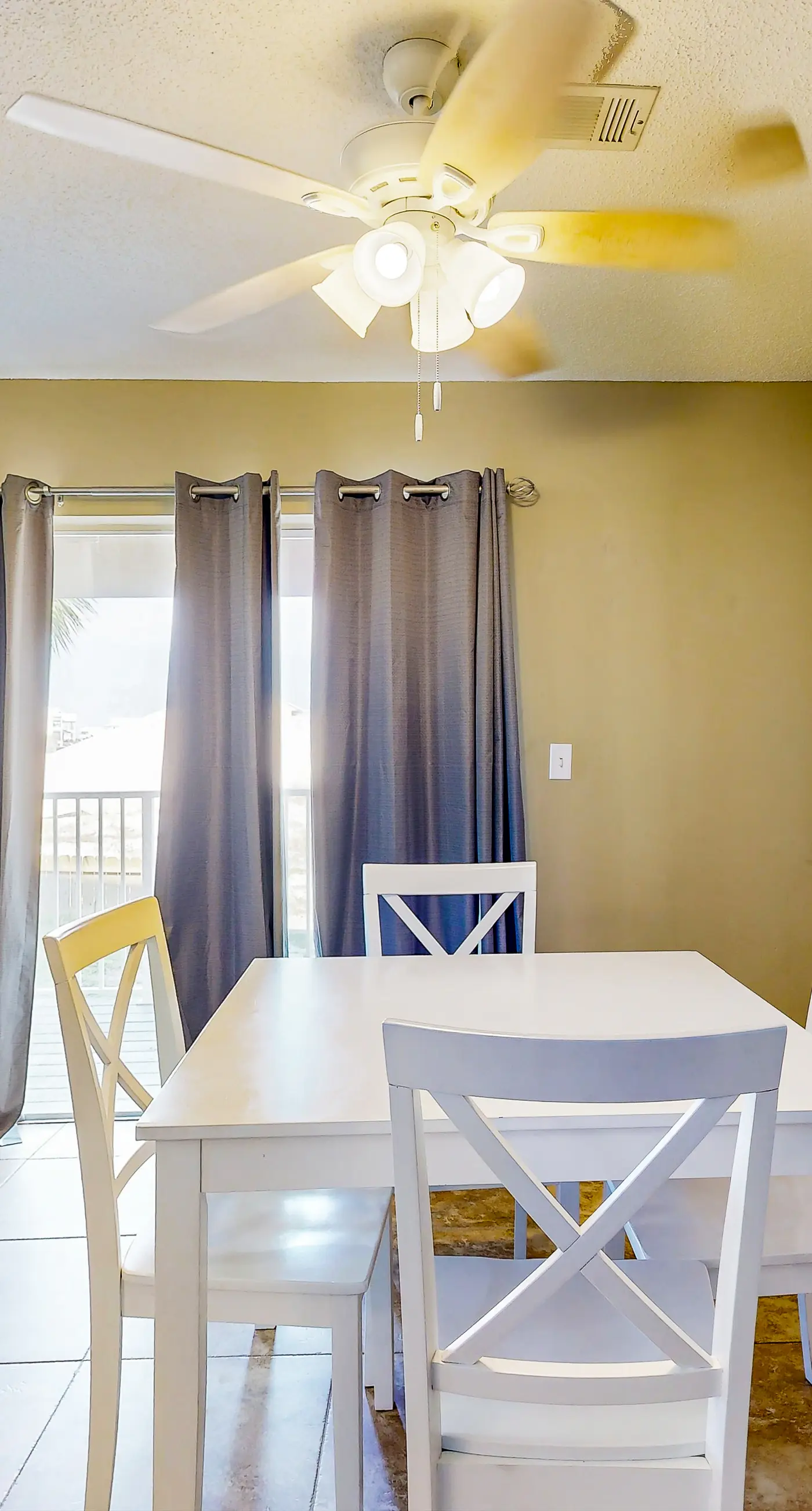 Cozy beach condo with amazing views, beach access & on-site pool