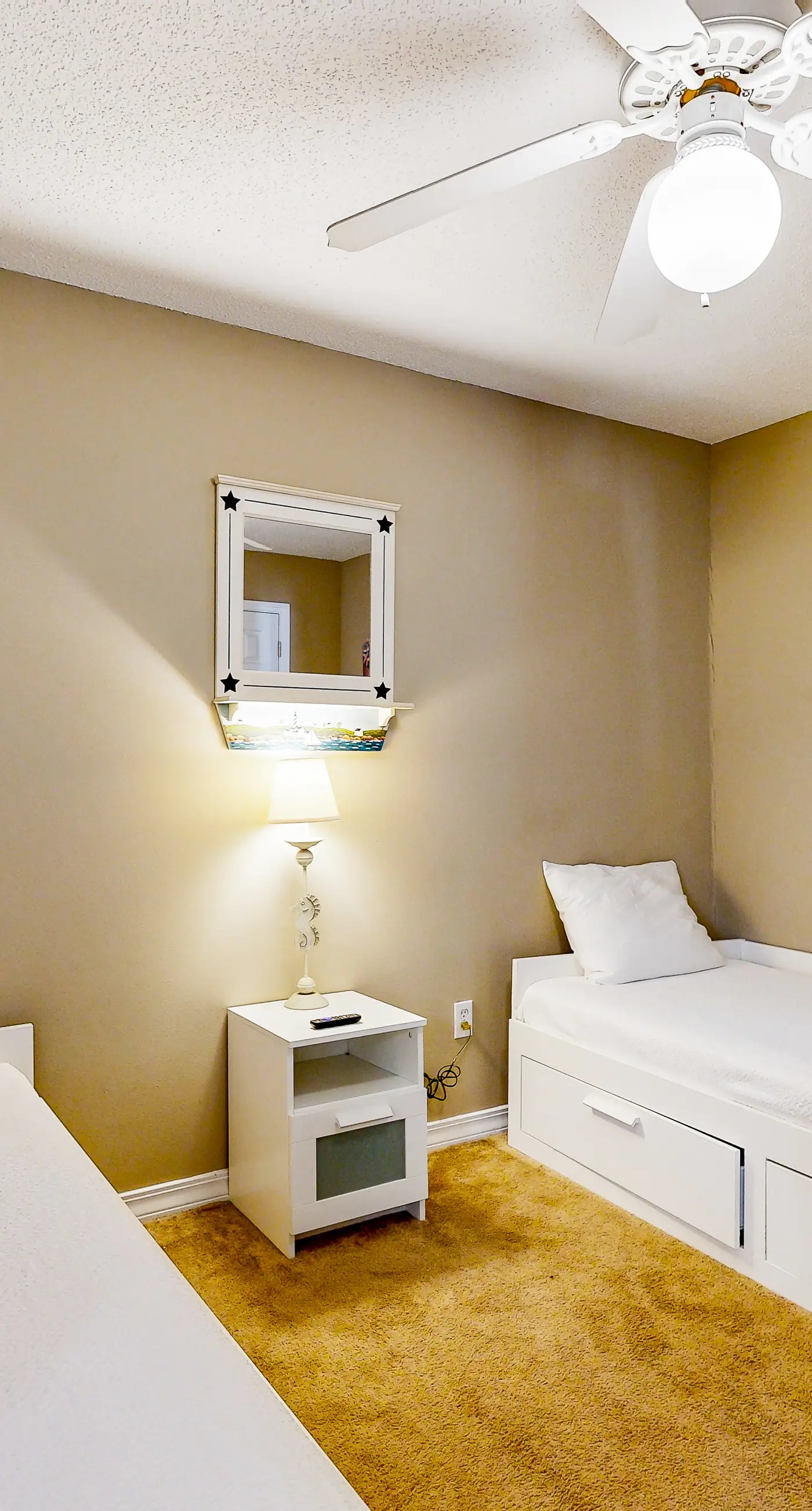 Cozy beach condo with amazing views, beach access & on-site pool