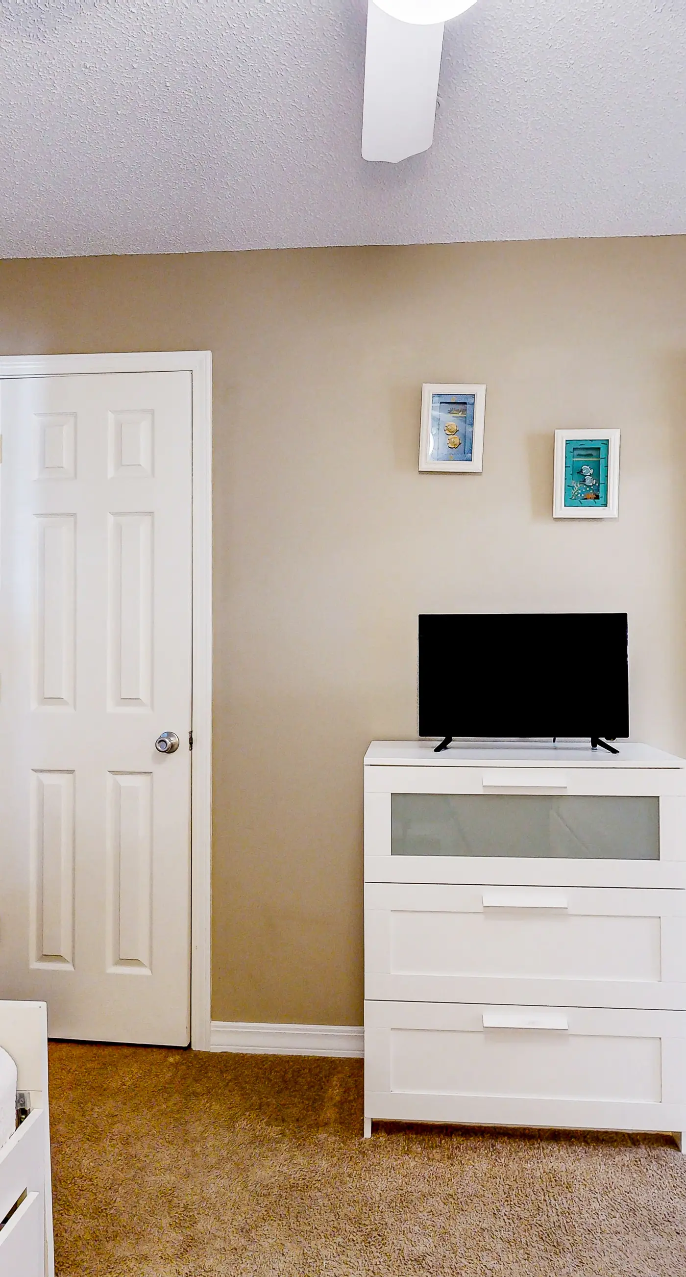 Cozy beach condo with amazing views, beach access & on-site pool