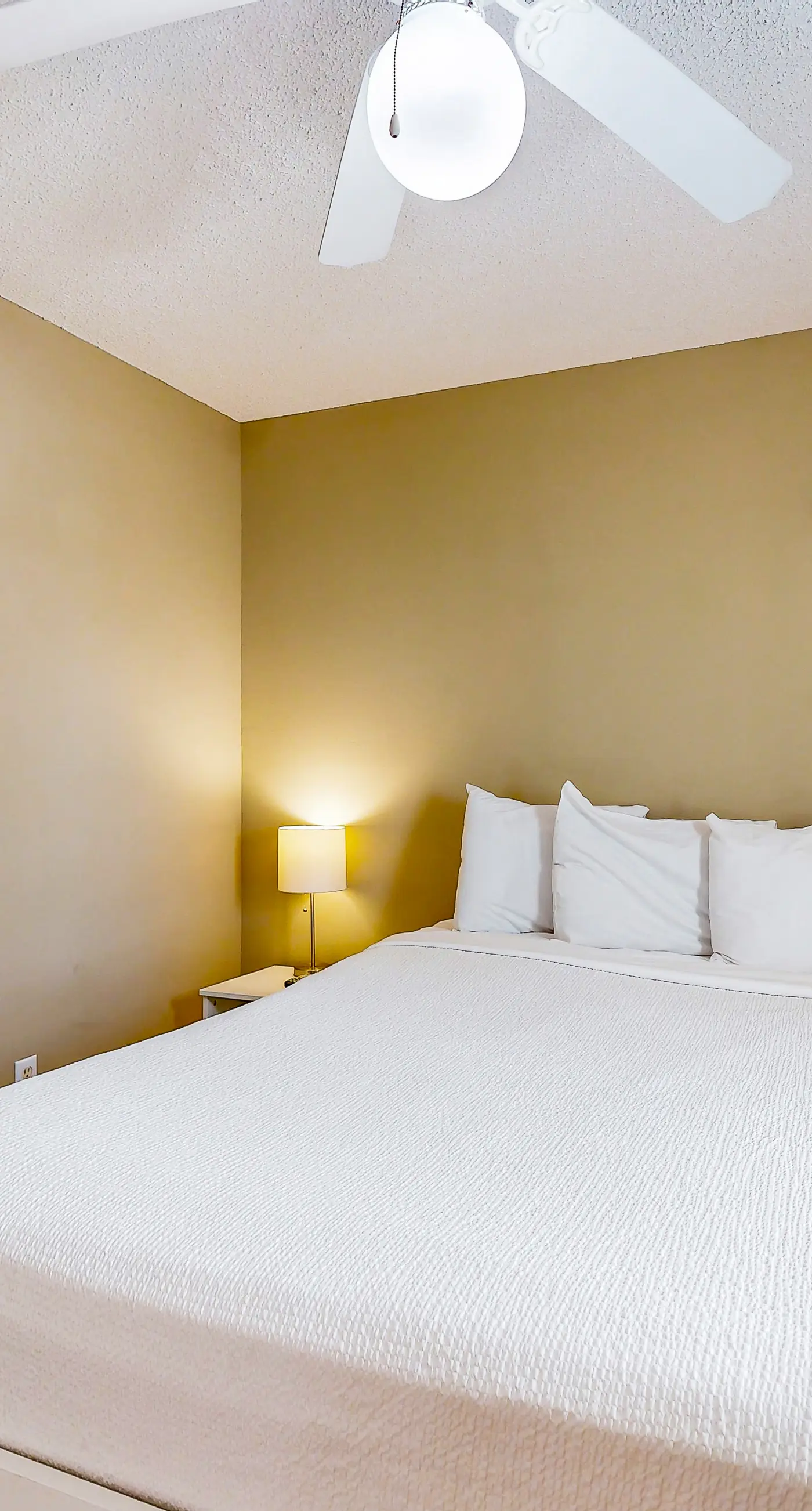Cozy beach condo with amazing views, beach access & on-site pool