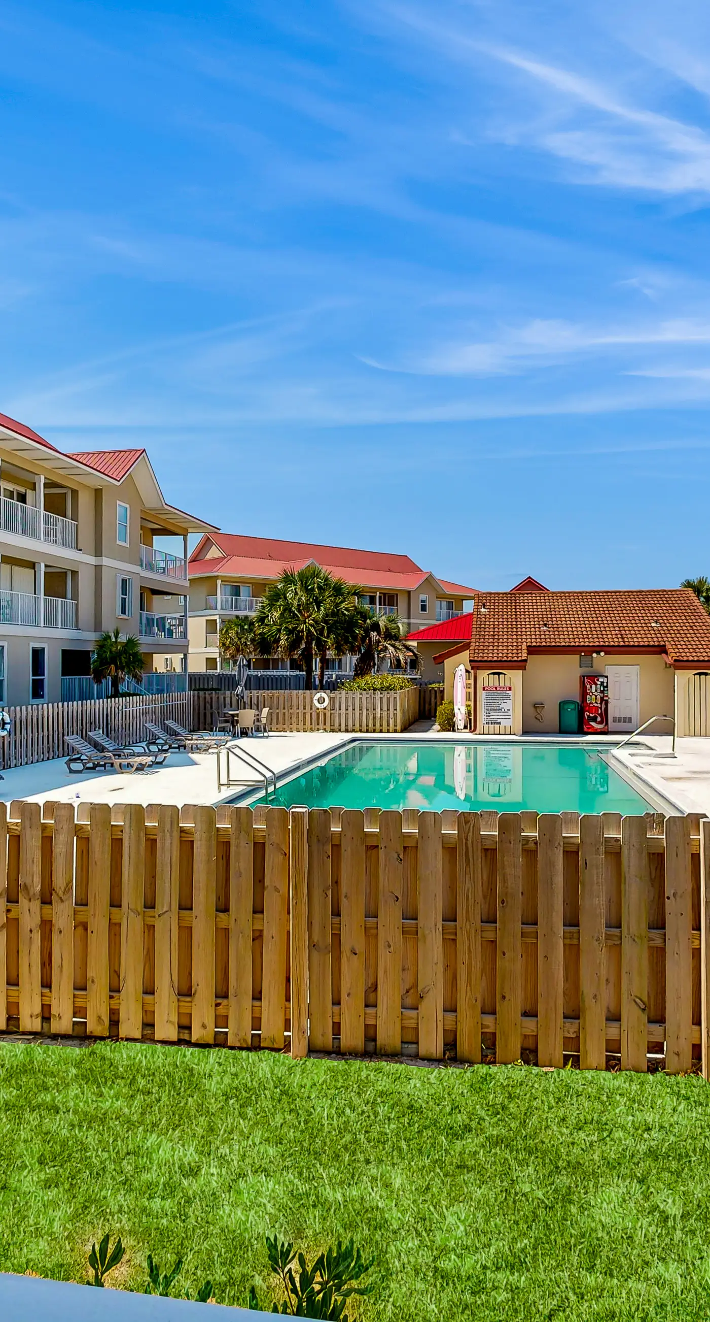 Cozy beach condo with amazing views, beach access & on-site pool