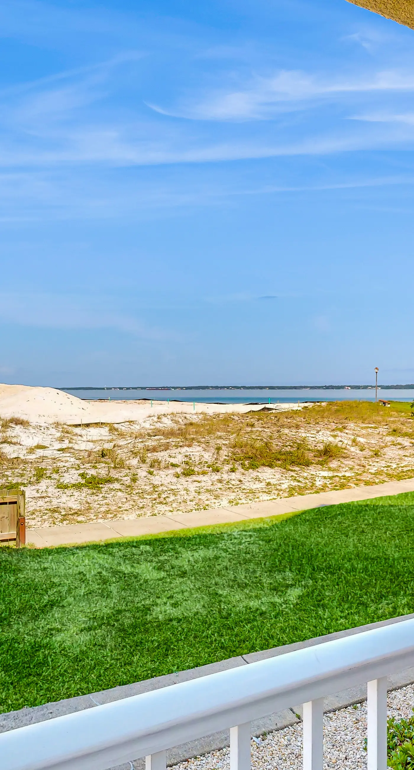 Cozy beach condo with amazing views, beach access & on-site pool
