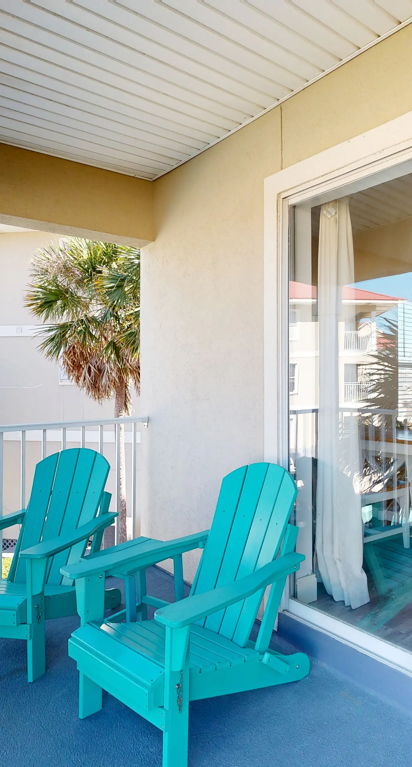 Second floor condo with shared pool, high-speed WiFi, and private washer/dryer