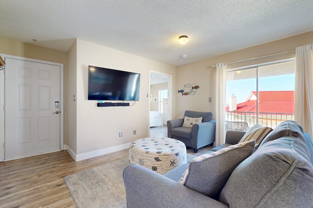 Second floor condo with shared pool, high-speed WiFi, and private washer/dryer