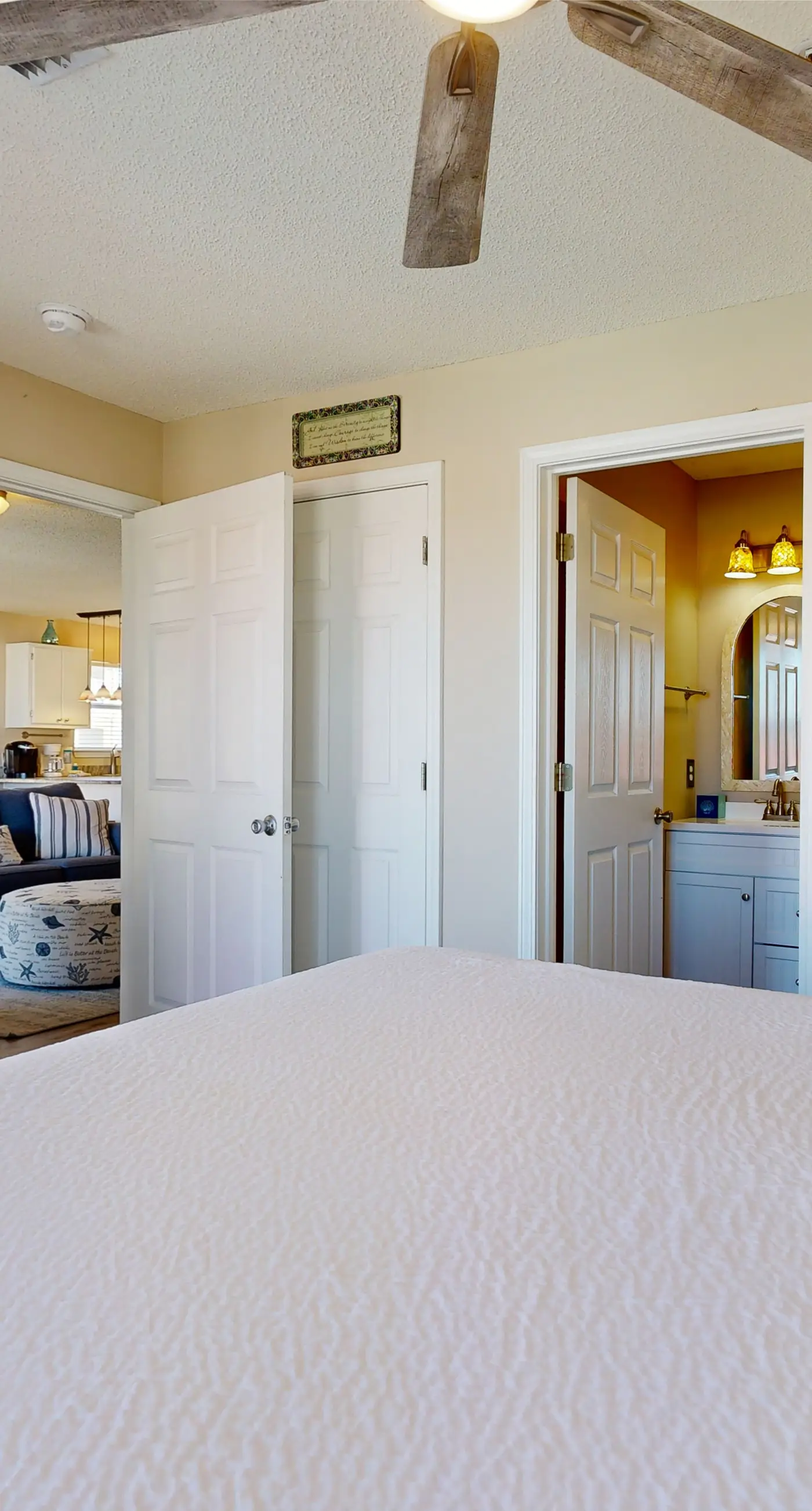 Second floor condo with shared pool, high-speed WiFi, and private washer/dryer