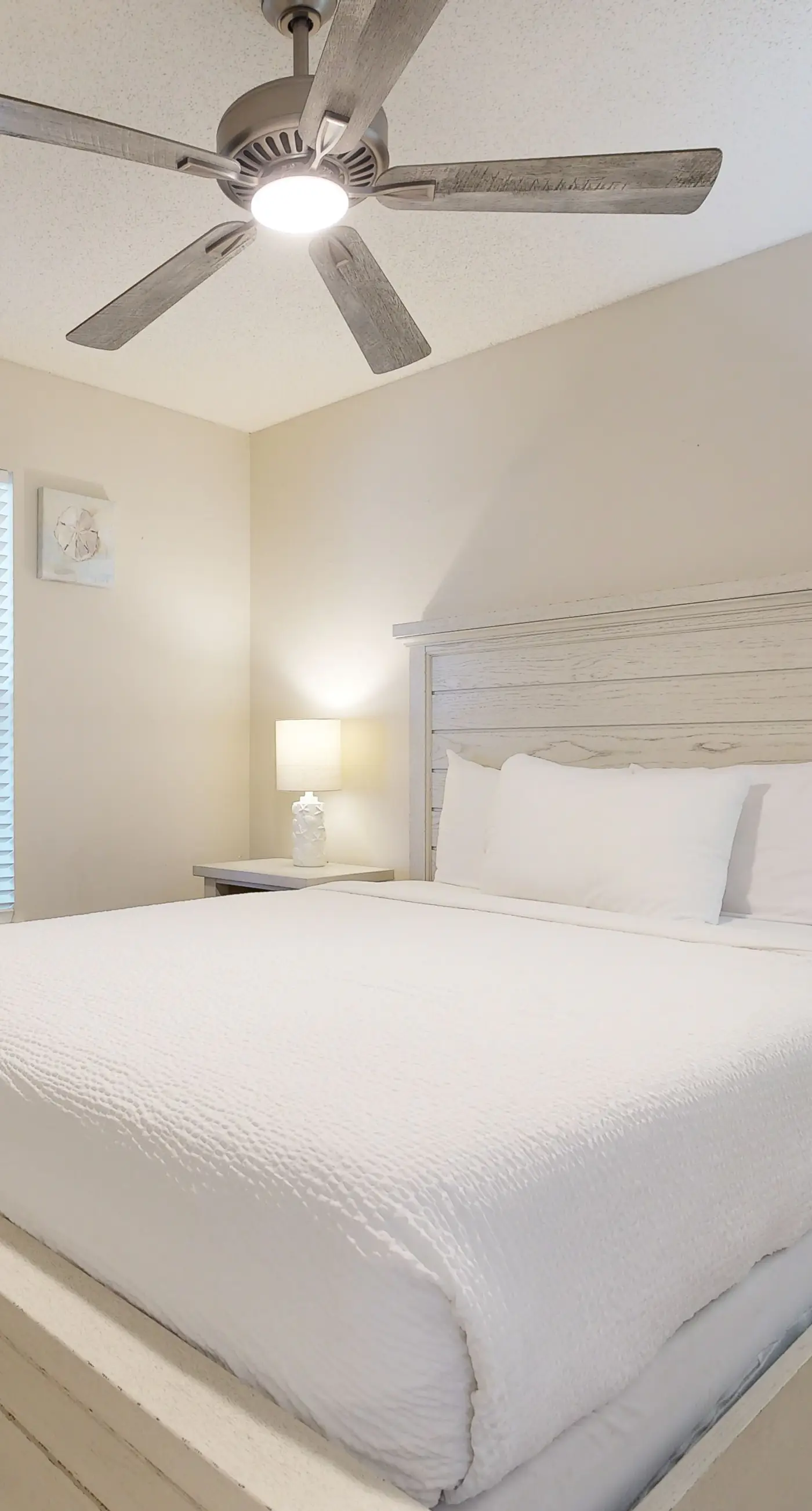 Second floor condo with shared pool, high-speed WiFi, and private washer/dryer