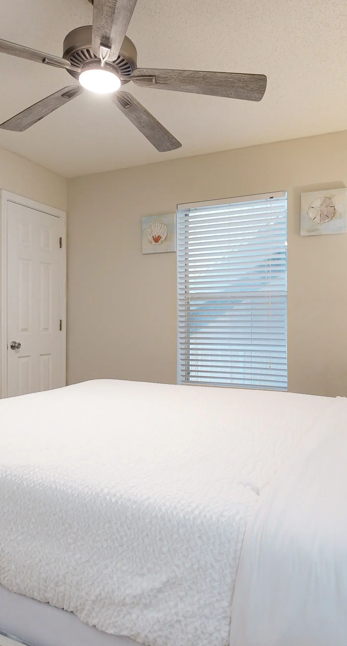 Second floor condo with shared pool, high-speed WiFi, and private washer/dryer