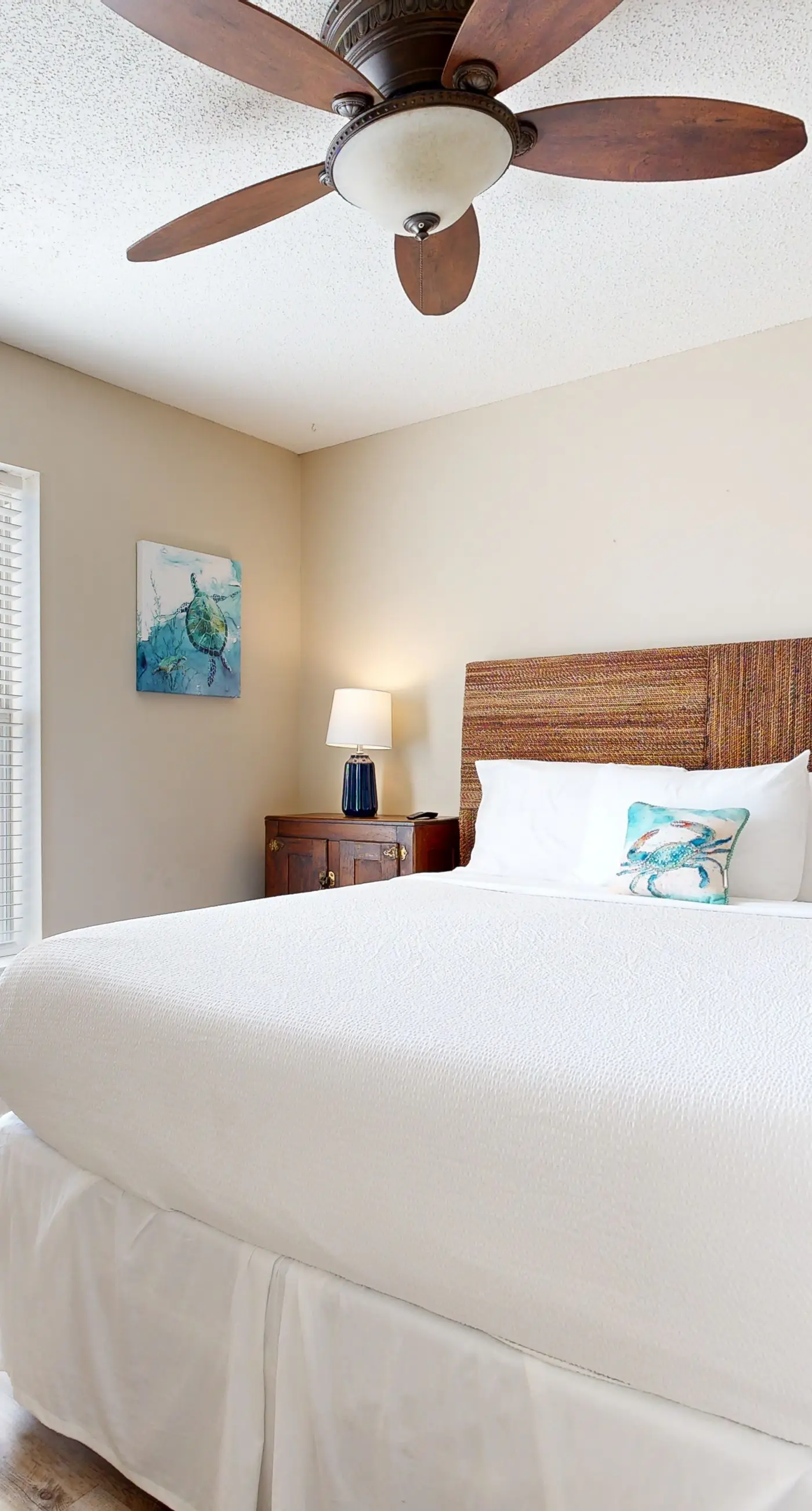Second floor condo with shared pool, high-speed WiFi, and private washer/dryer