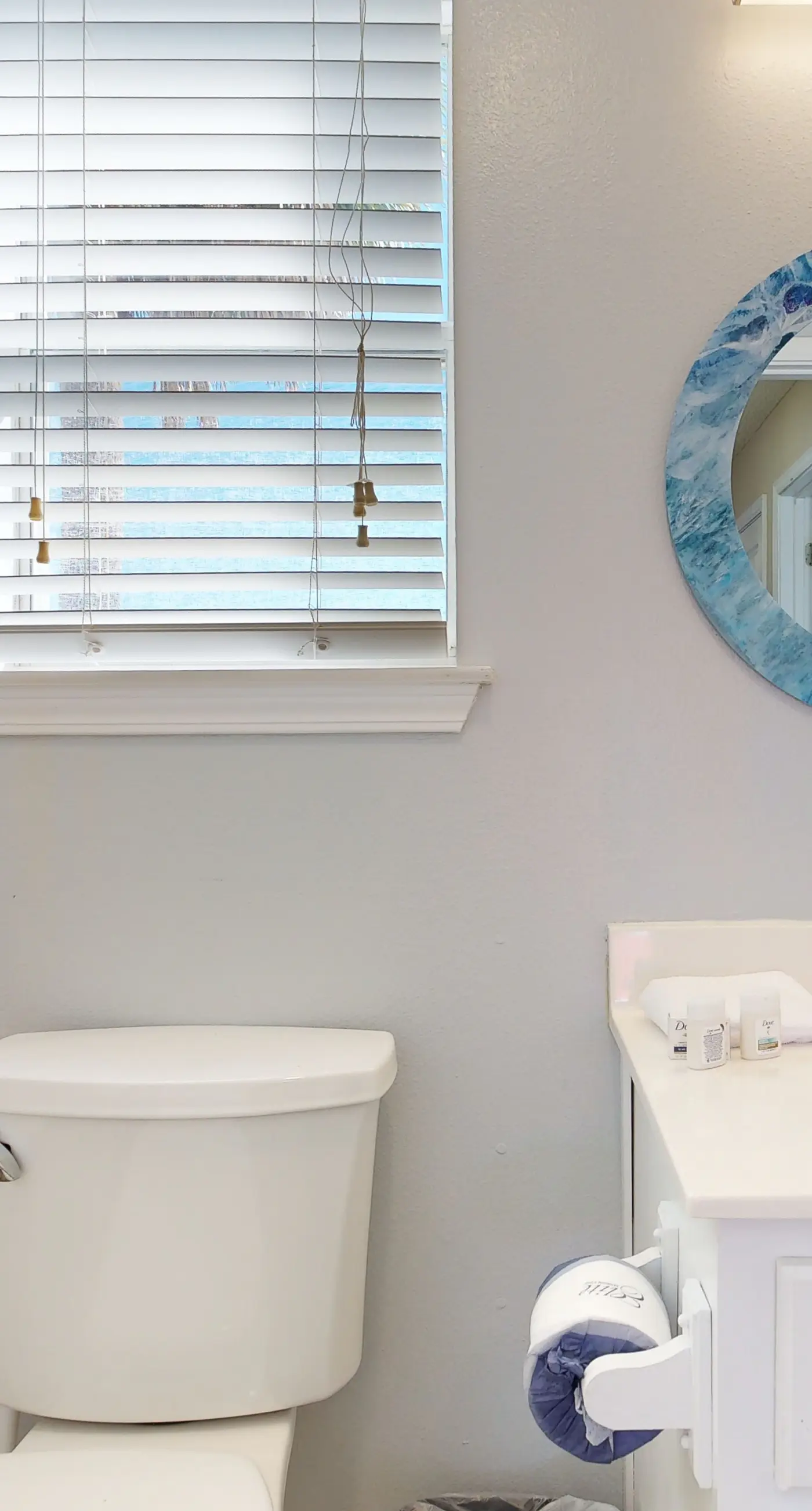 Second floor condo with shared pool, high-speed WiFi, and private washer/dryer