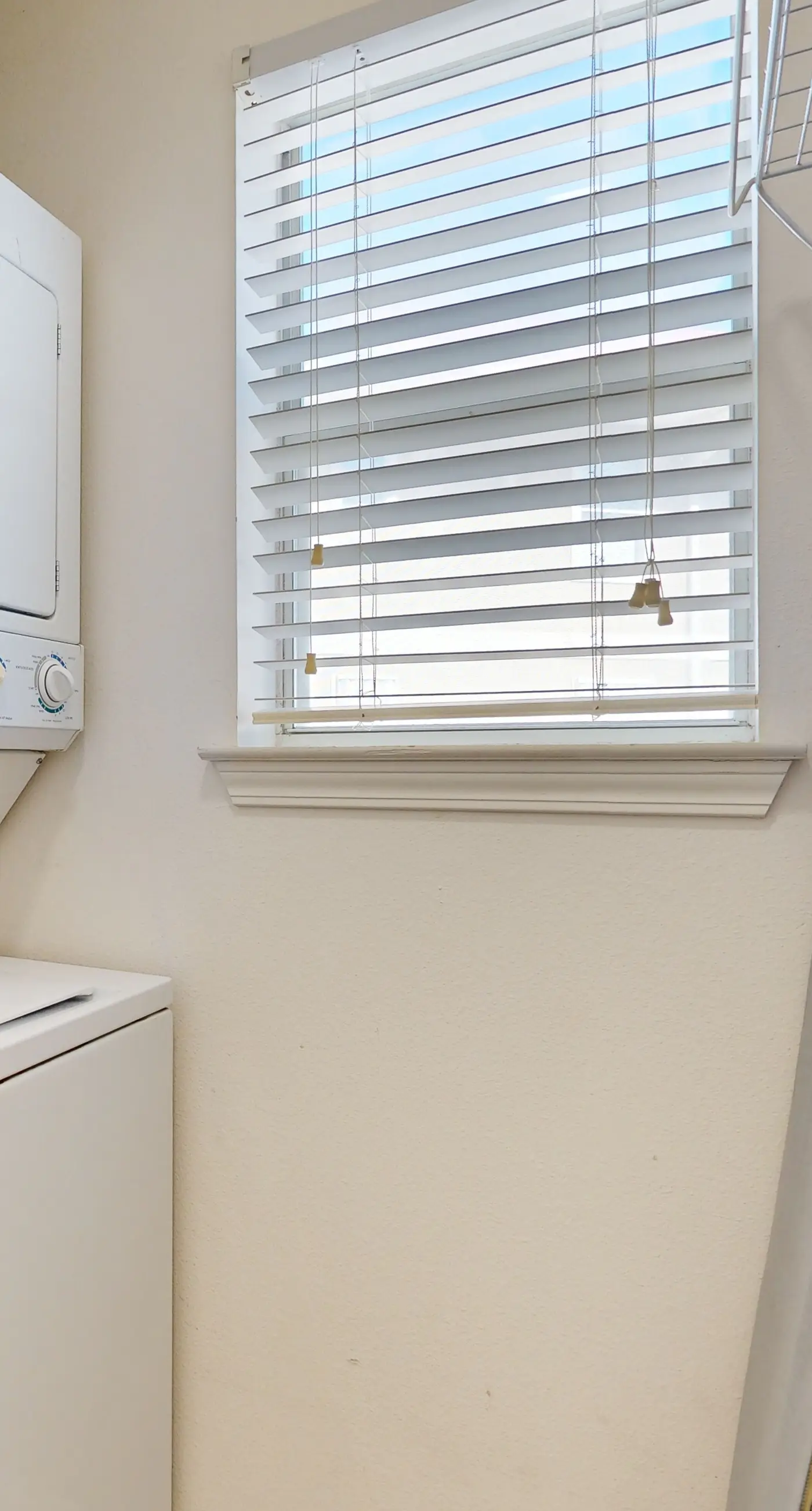 Second floor condo with shared pool, high-speed WiFi, and private washer/dryer