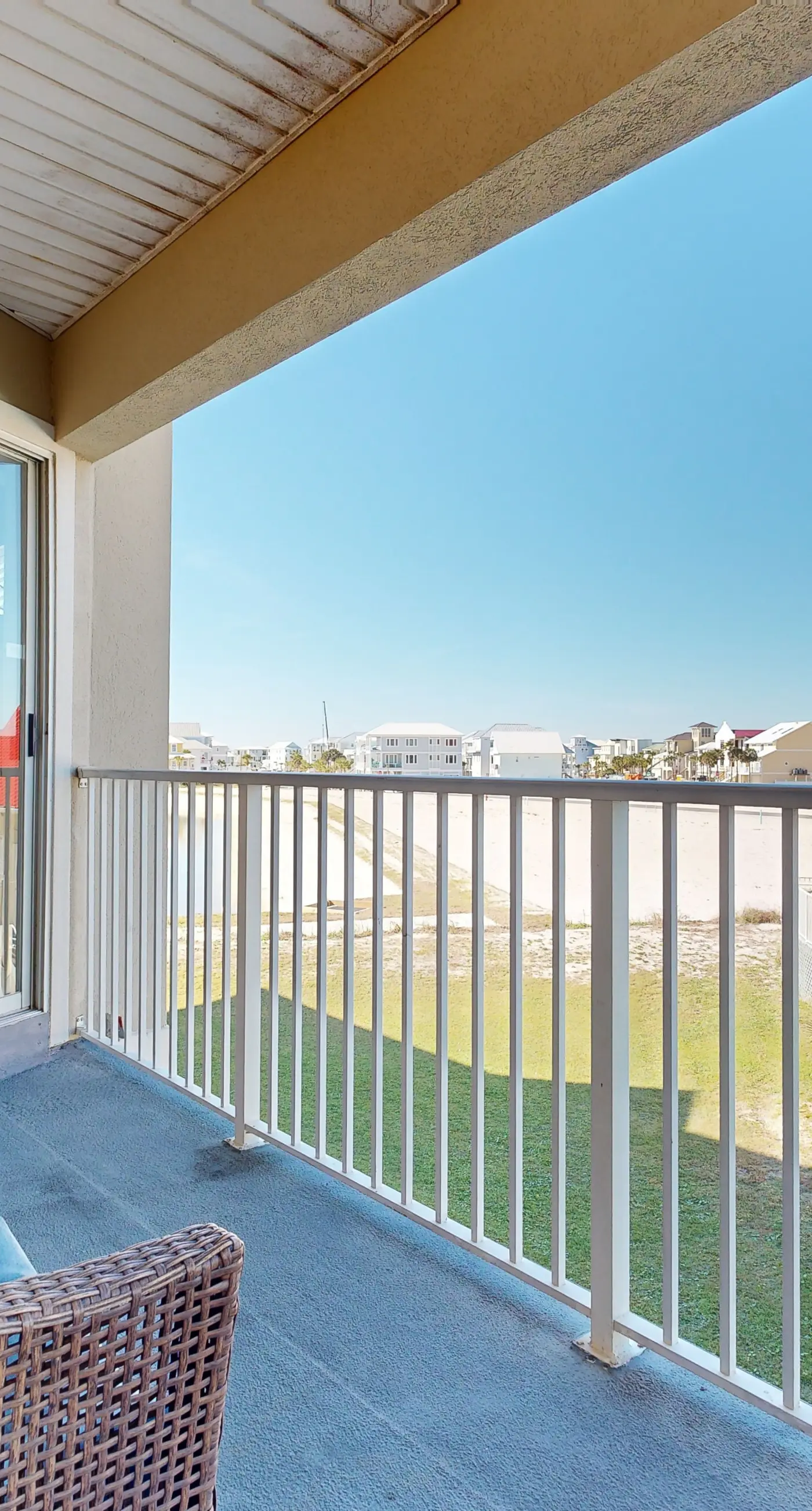 Second floor condo with shared pool, high-speed WiFi, and private washer/dryer