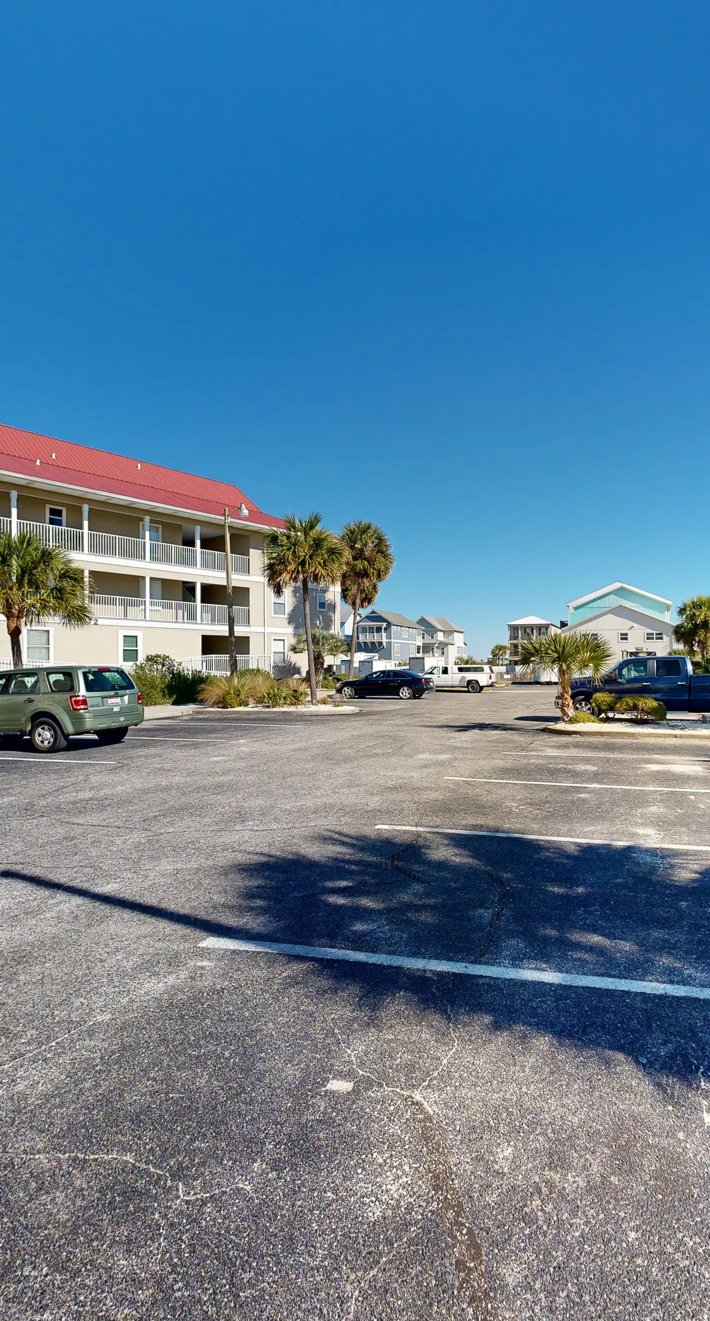 Second floor condo with shared pool, high-speed WiFi, and private washer/dryer