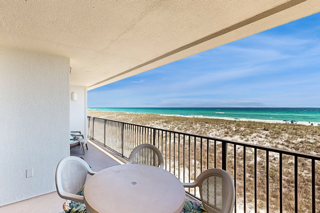 Beachfront condo with Gulf views, pool, & private balcony - near Navarre Pier