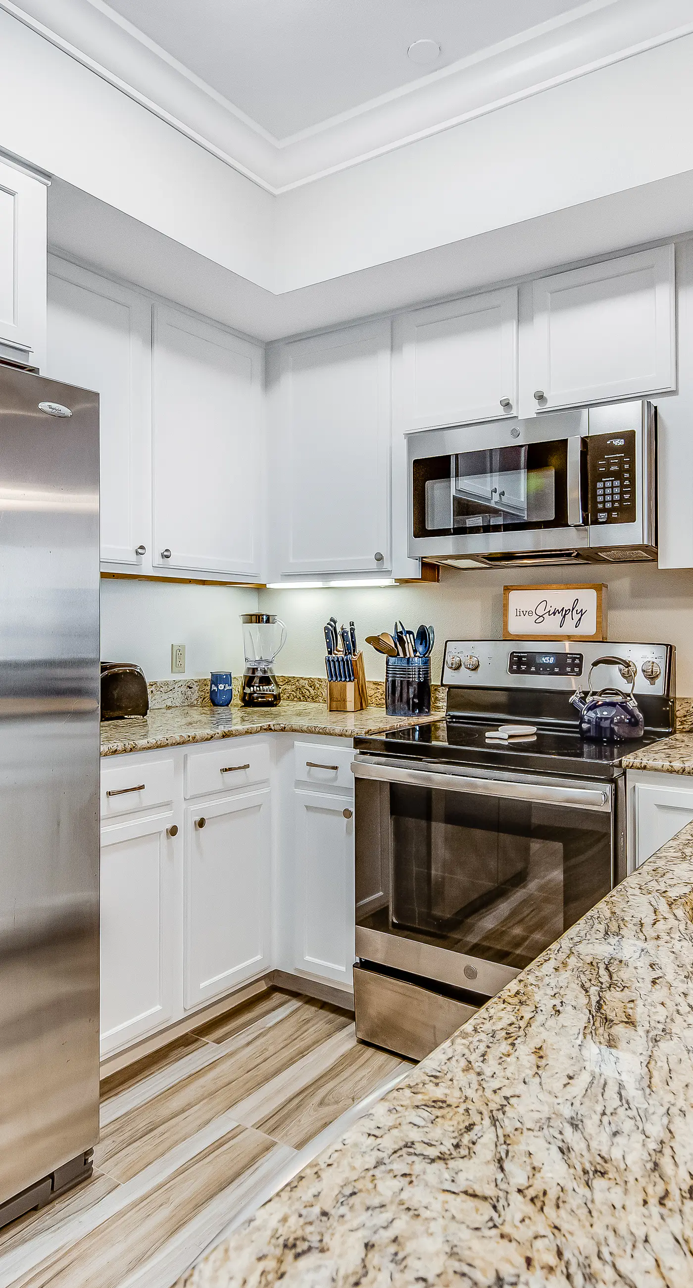 Blissful Coastal Condo with Shared Pool, Ocean View, Easy Beach Access & WiFi