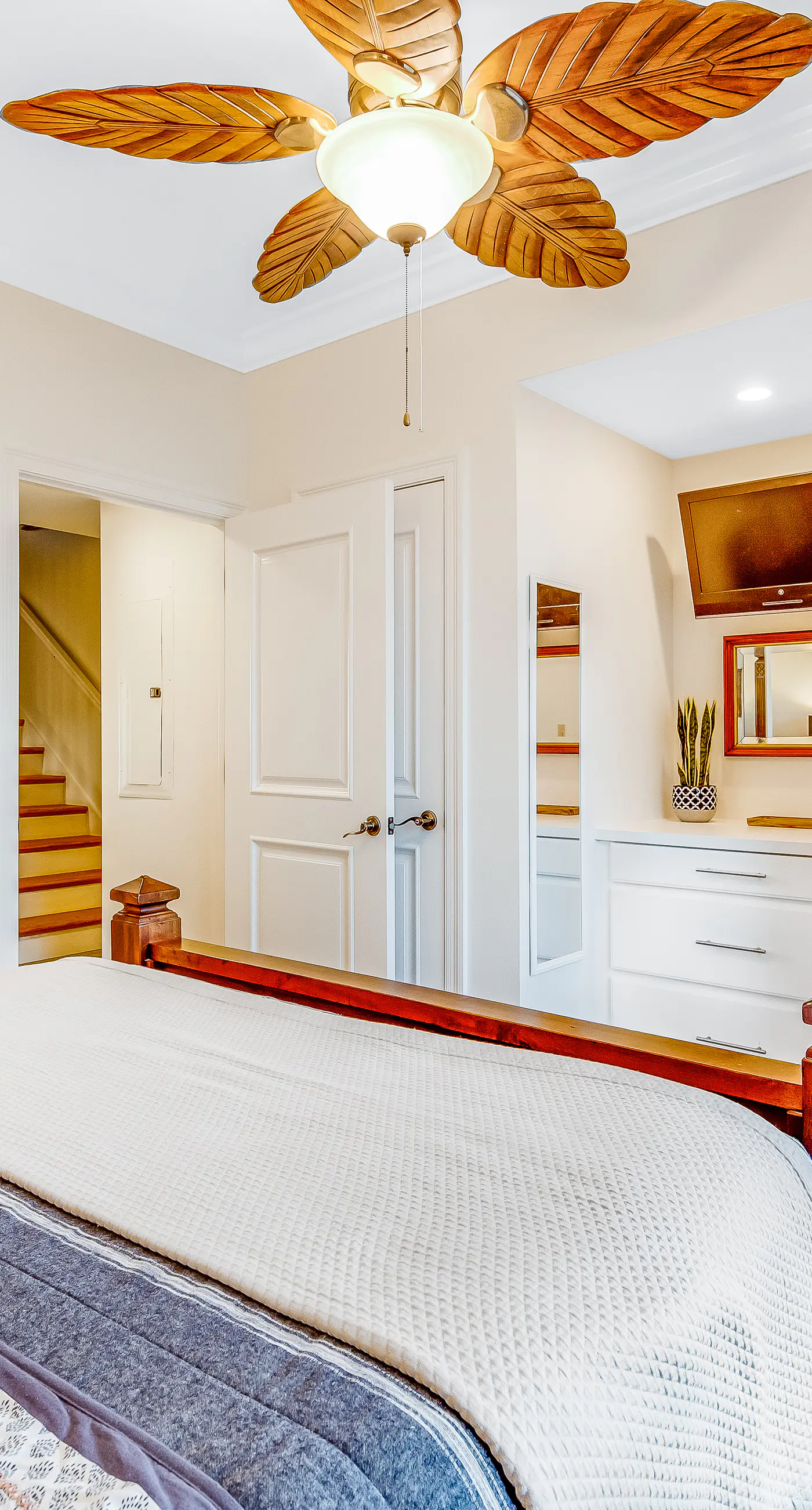 Blissful Coastal Condo with Shared Pool, Ocean View, Easy Beach Access & WiFi