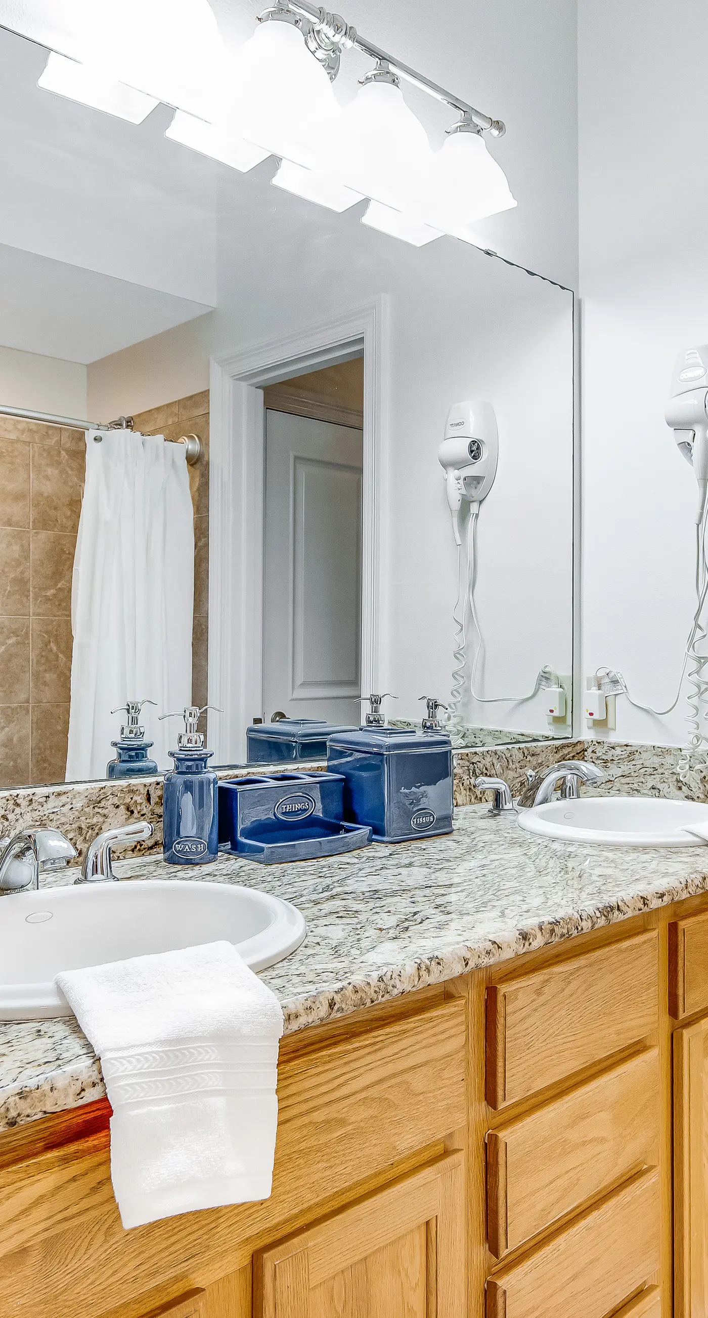 Blissful Coastal Condo with Shared Pool, Ocean View, Easy Beach Access & WiFi