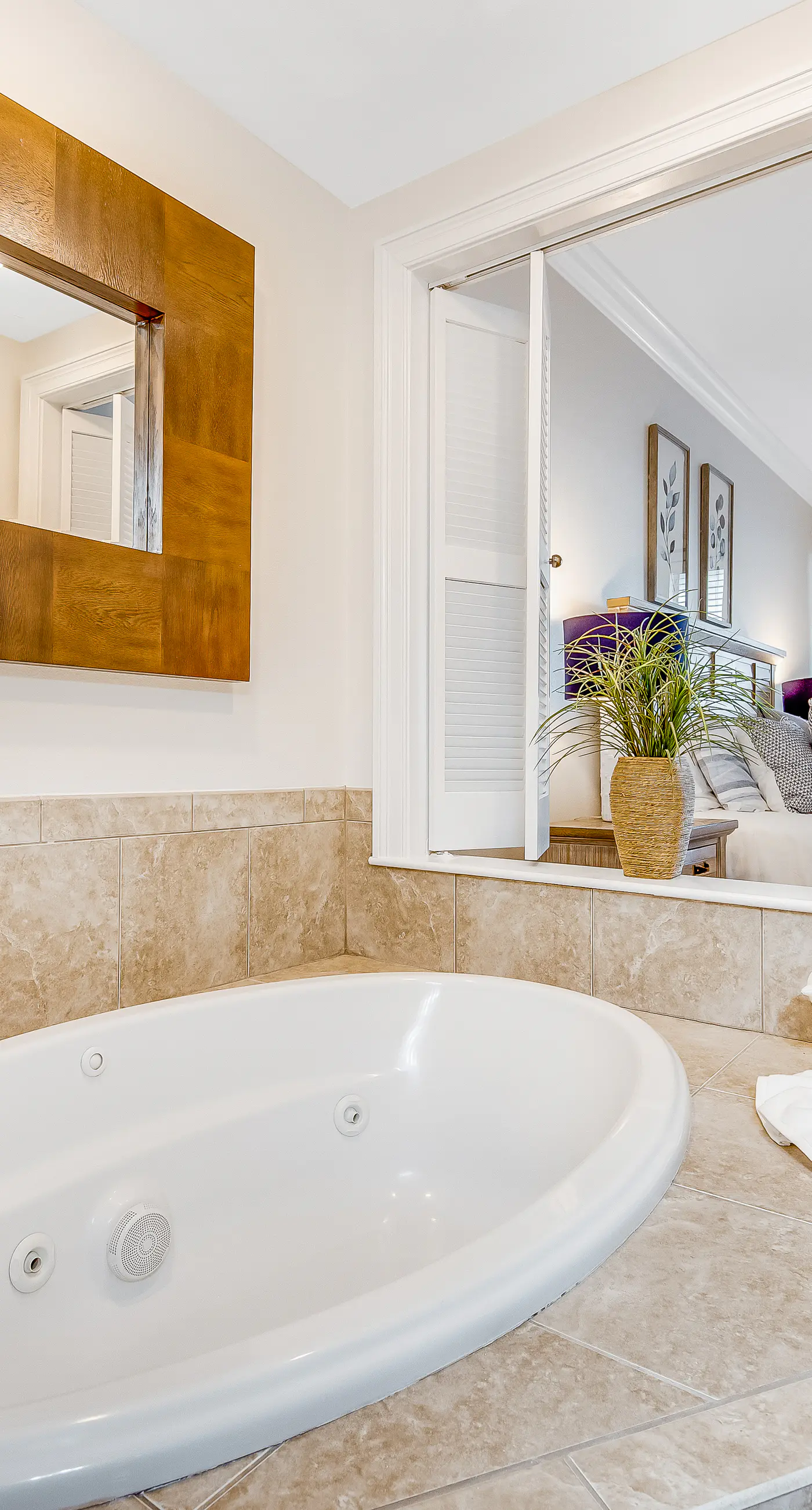 Blissful Coastal Condo with Shared Pool, Ocean View, Easy Beach Access & WiFi